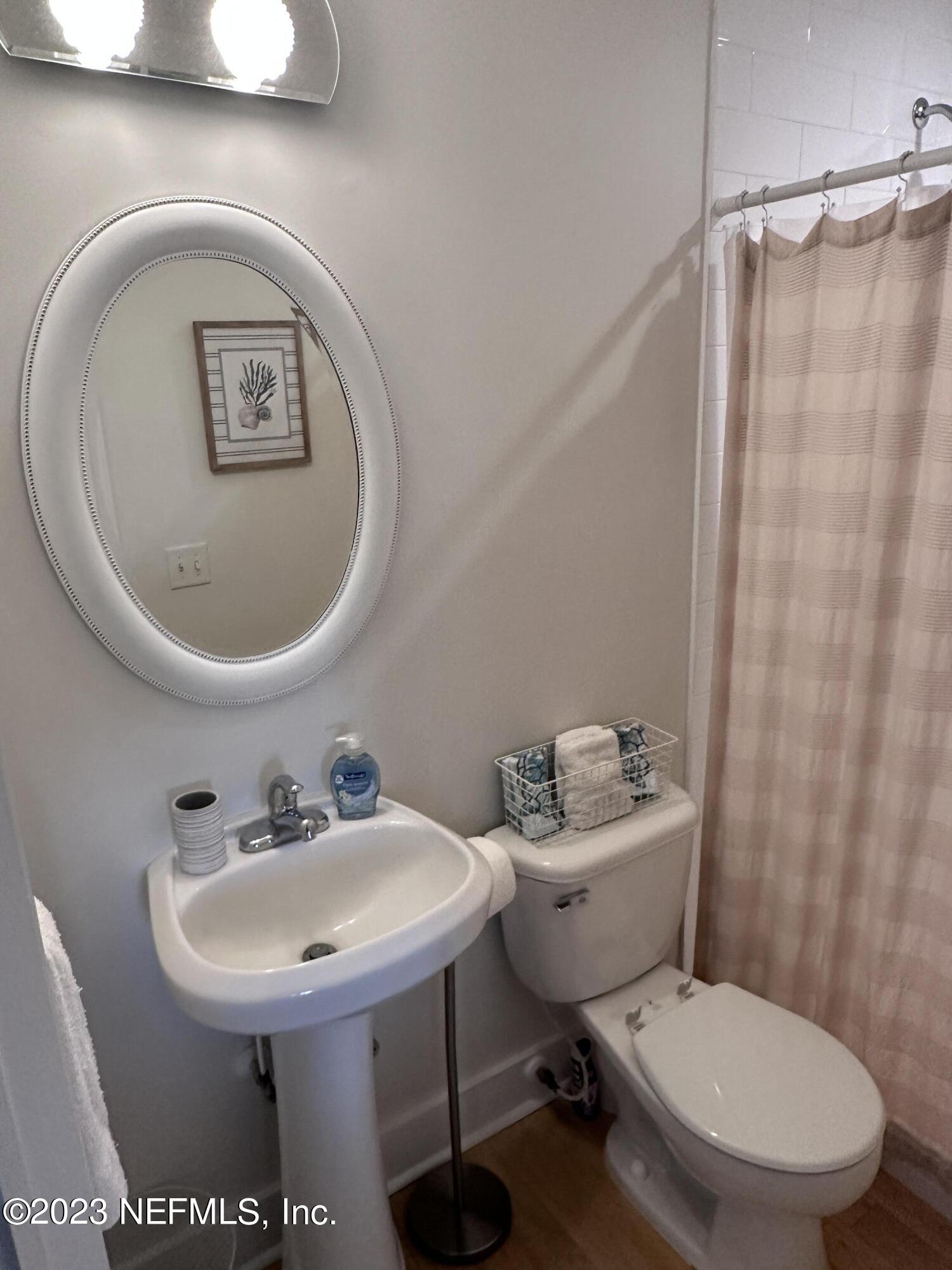 1641 LINKSIDE Drive N, B