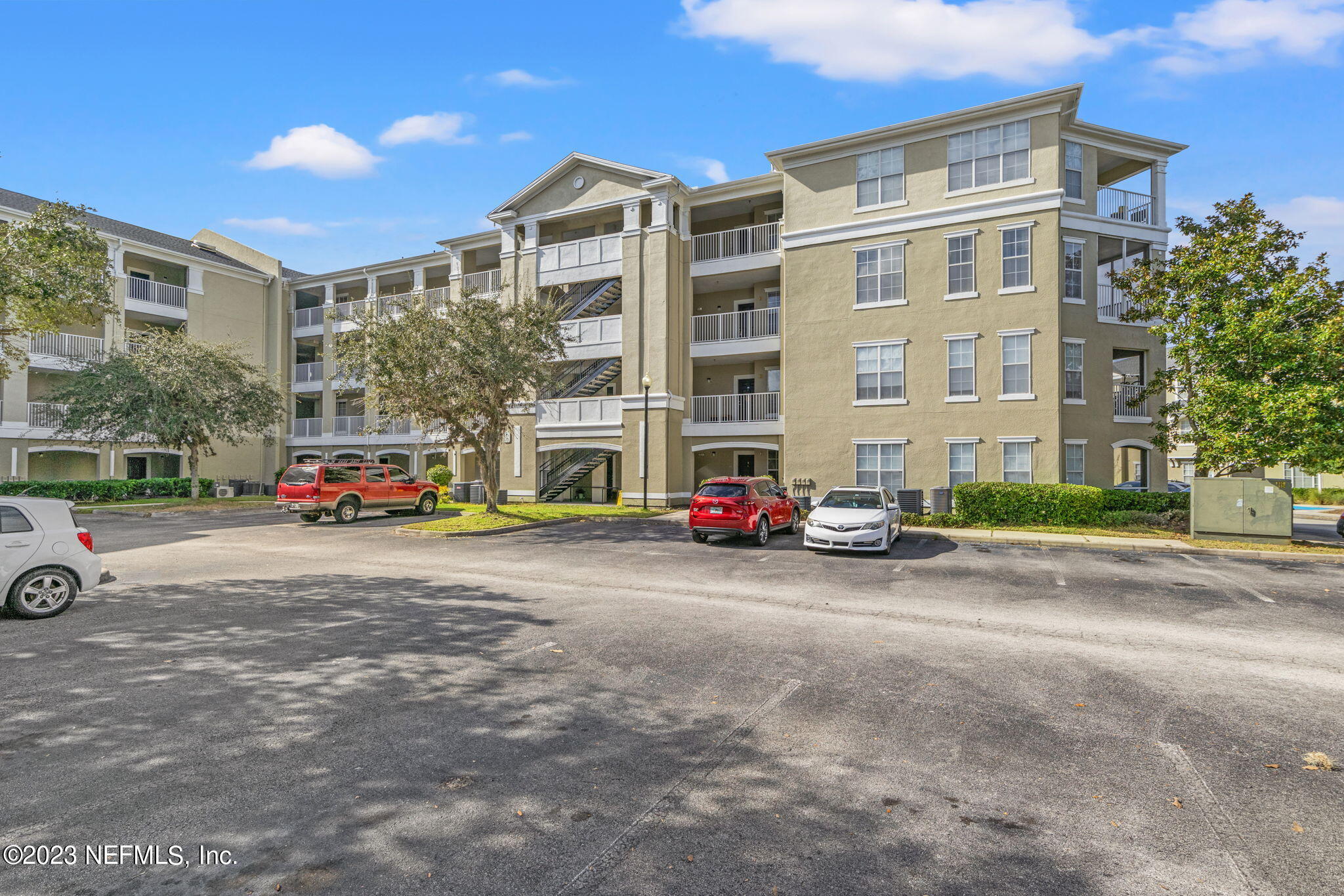 8290 GATE Parkway W, 168