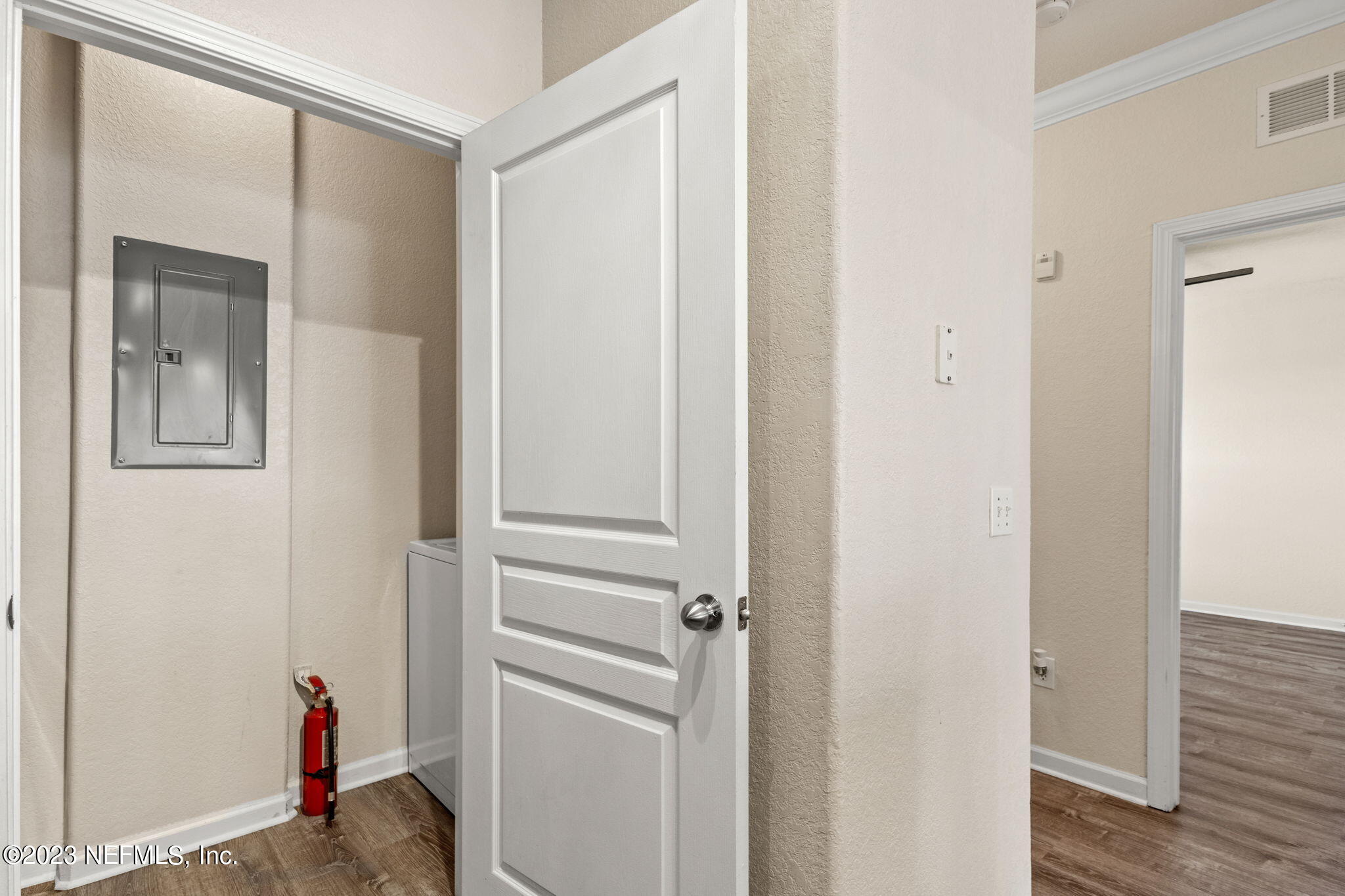 8290 GATE Parkway W, 168