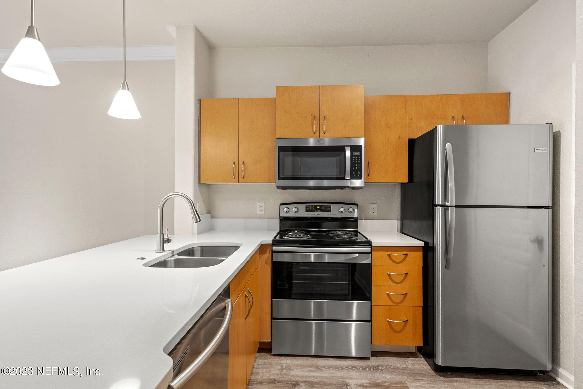 8290 GATE Parkway W, 168