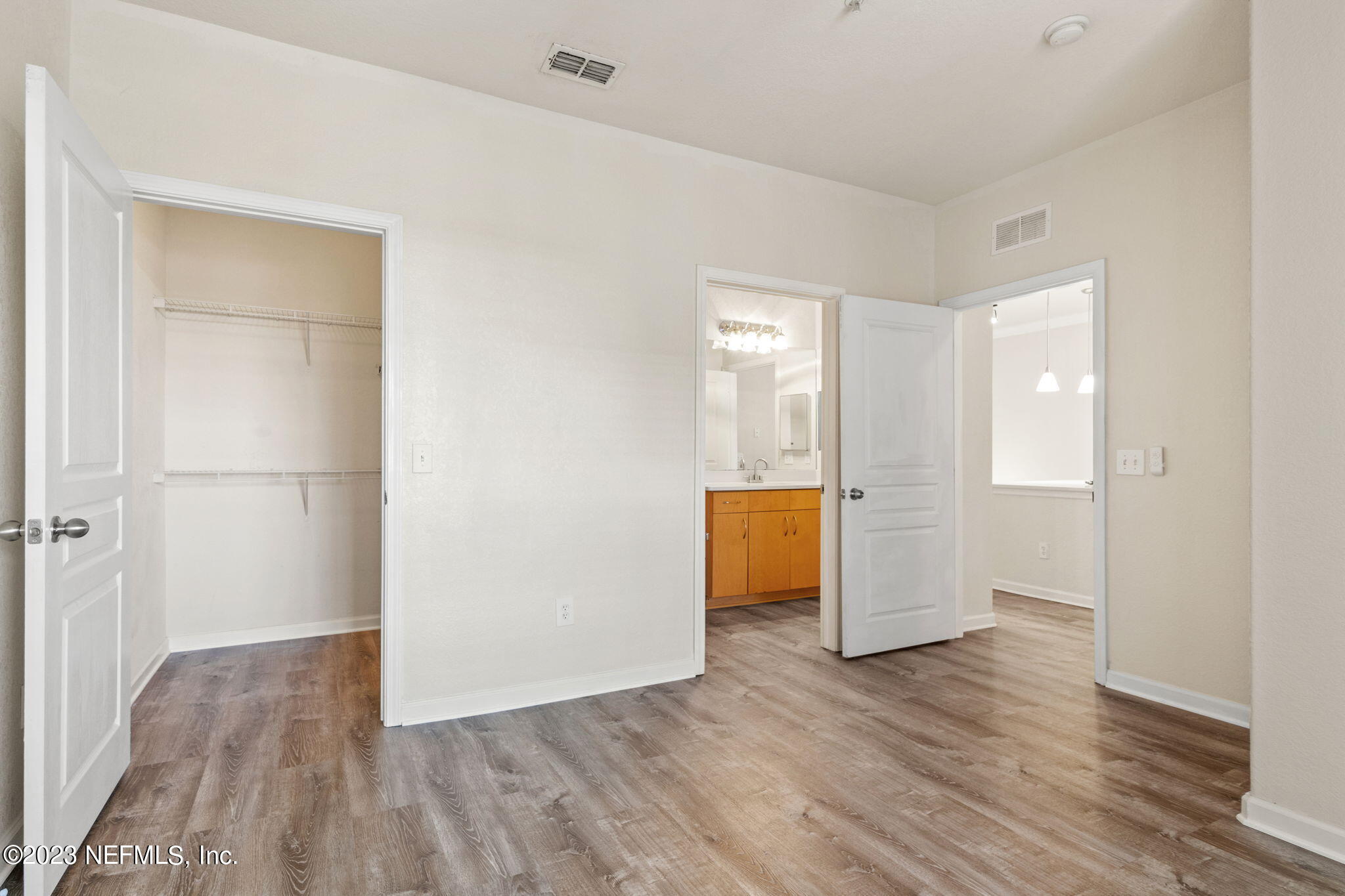 8290 GATE Parkway W, 168