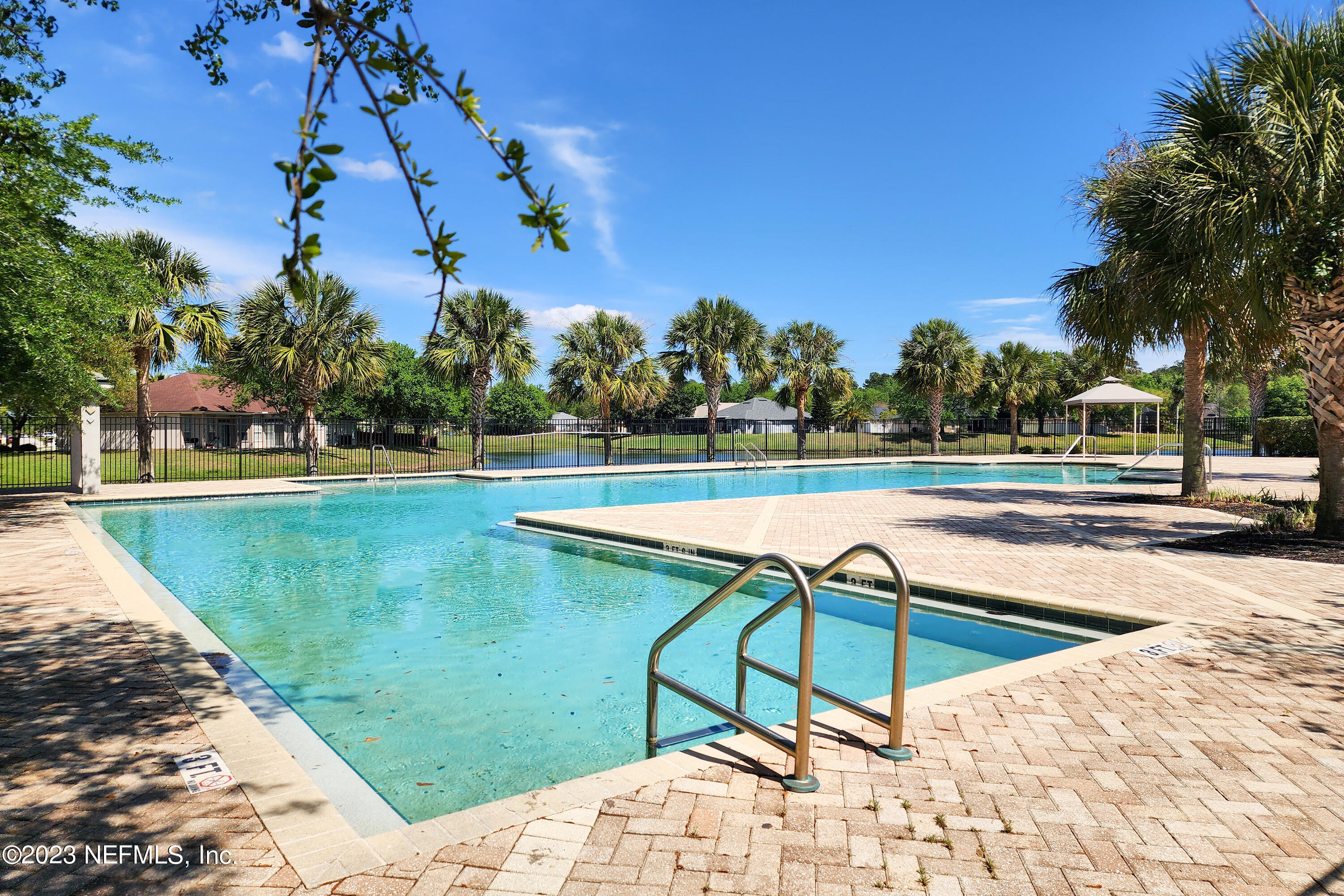 2131 WILLESDON Drive E