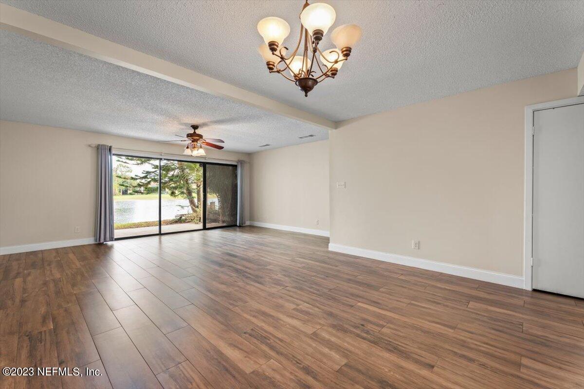 7853 LA SIERRA Court, 7853