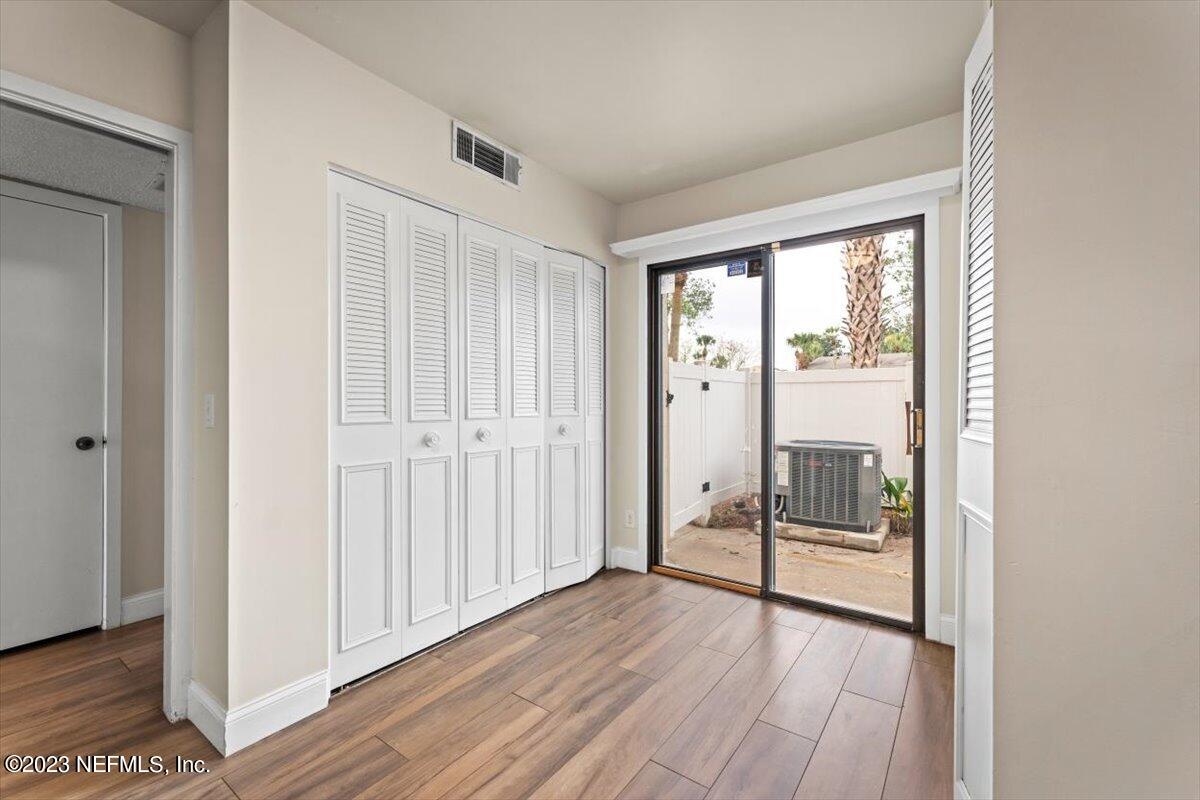 7853 LA SIERRA Court, 7853