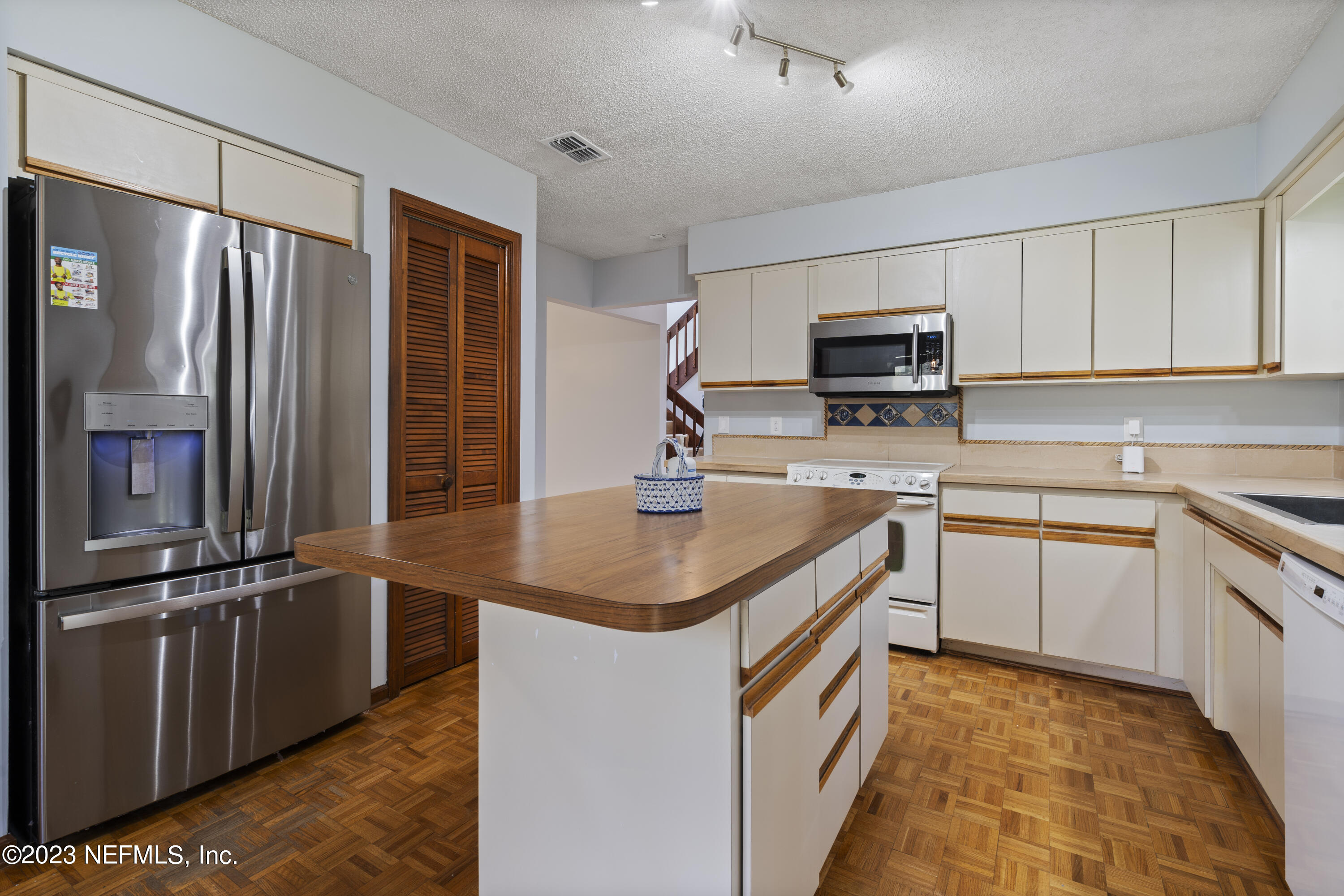 3020 AUTUMN WOOD Court