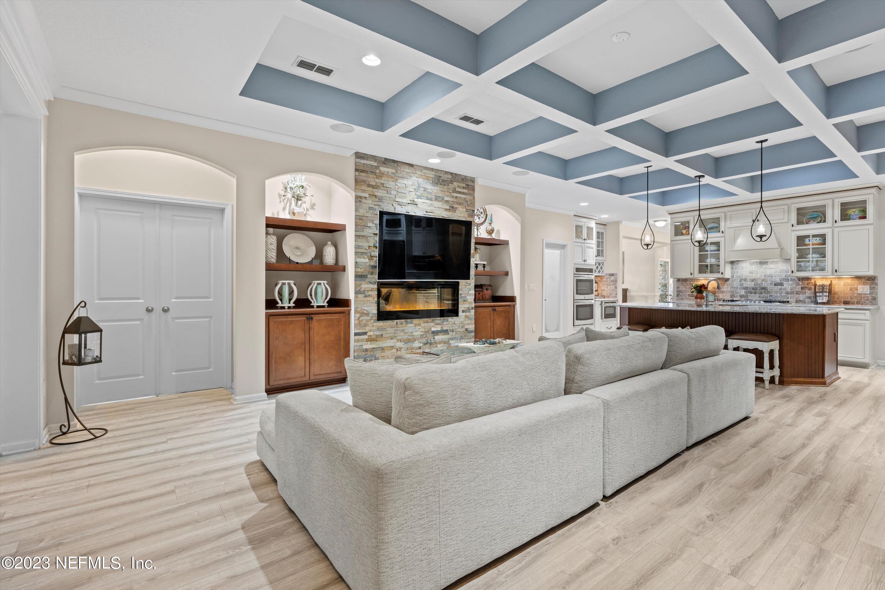260 COCONUT PALM Parkway