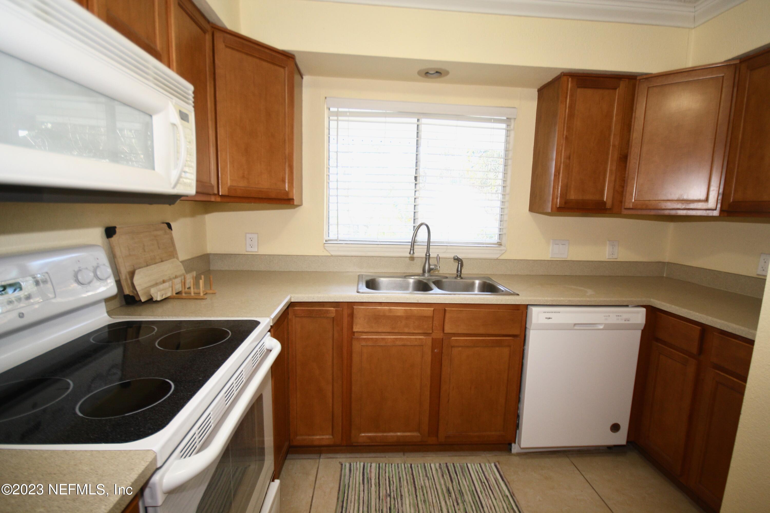 7740 SOUTHSIDE Boulevard, 2106