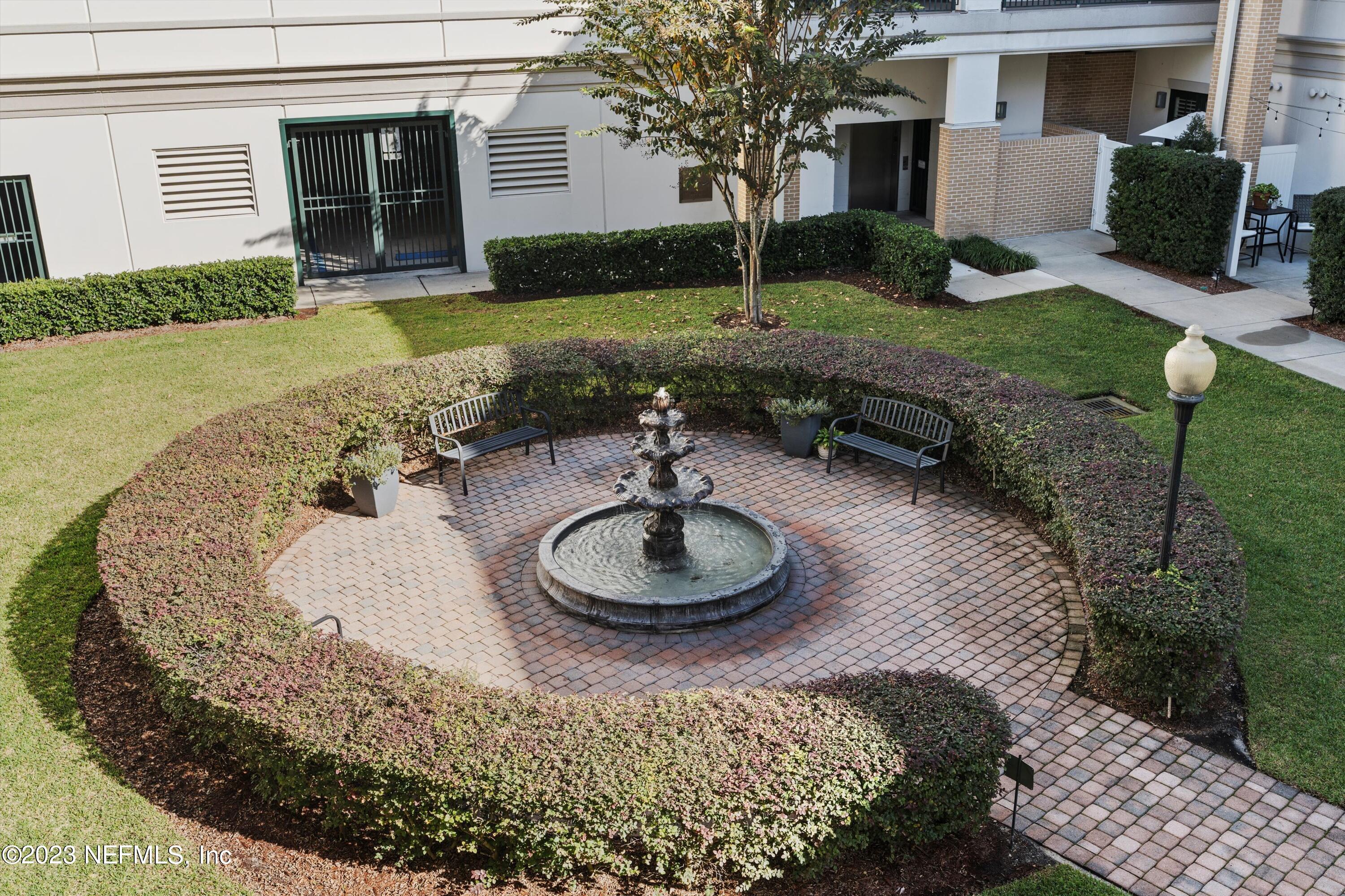 1661 RIVERSIDE Avenue, 211