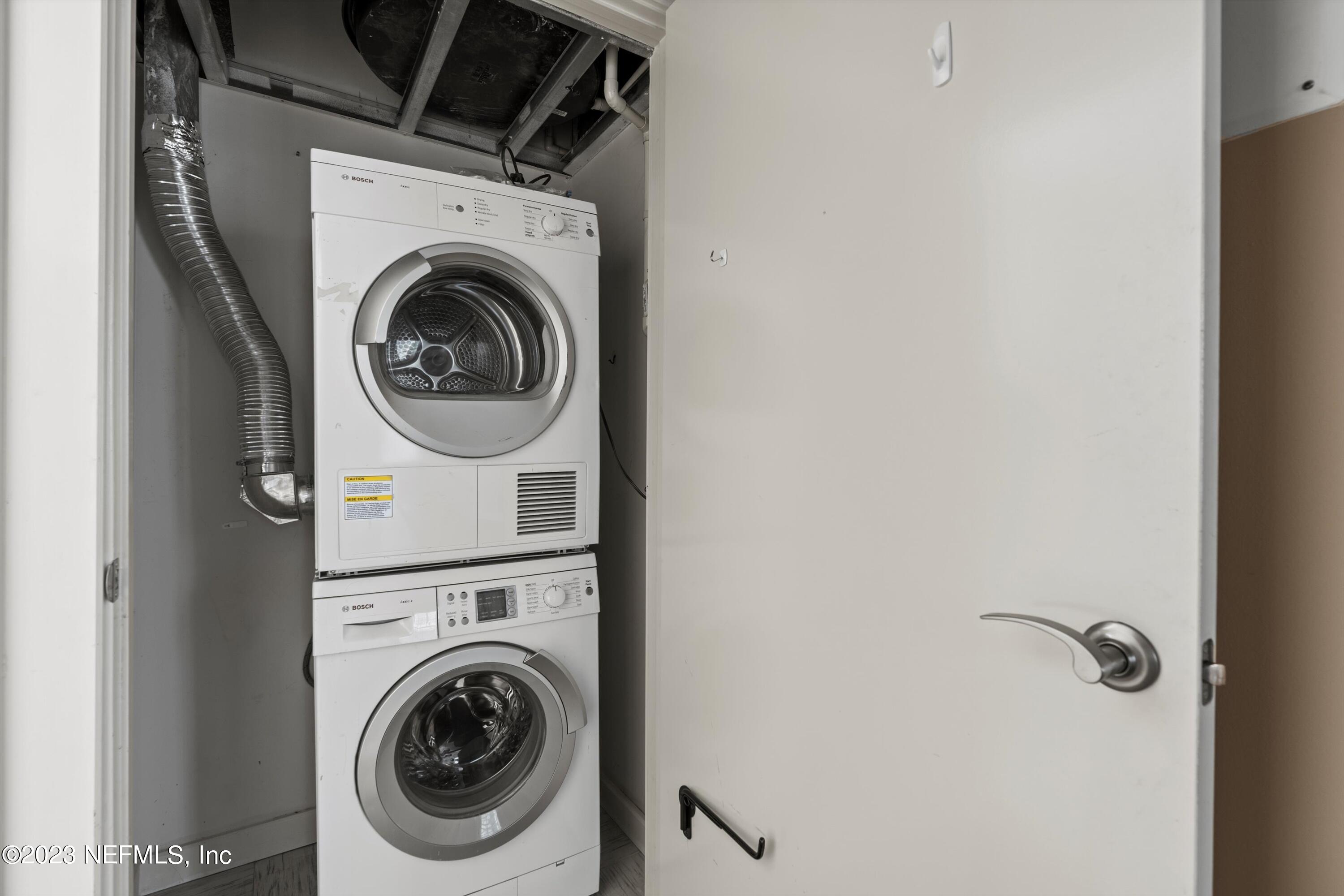 1661 RIVERSIDE Avenue, 211