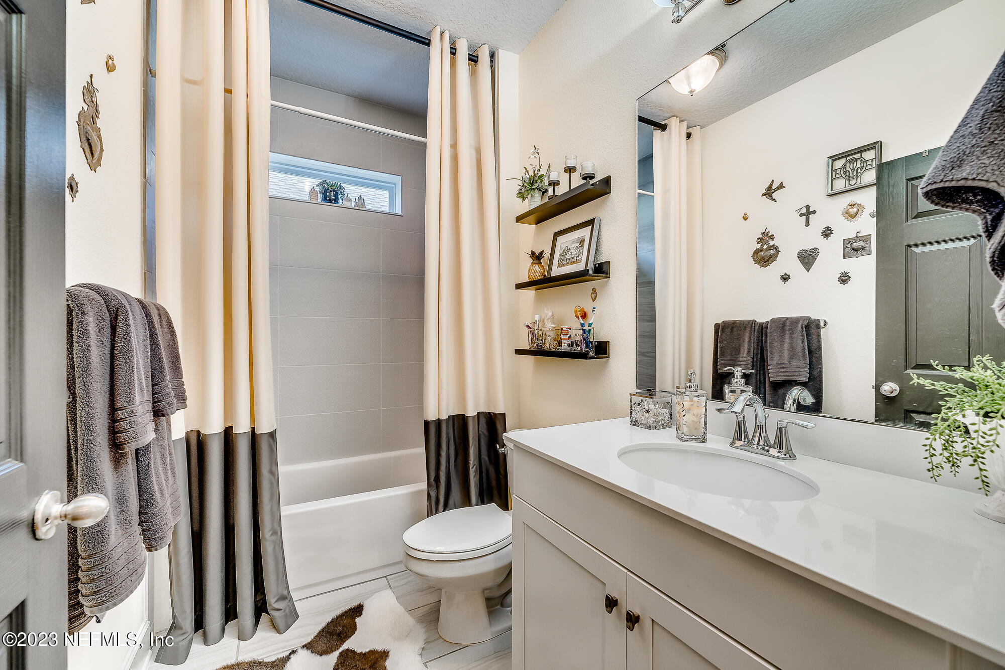 276 PALM BREEZE Drive