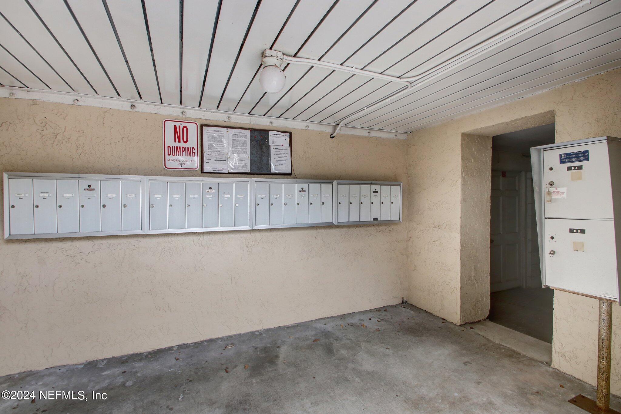 2912 ST JOHNS Avenue, 24