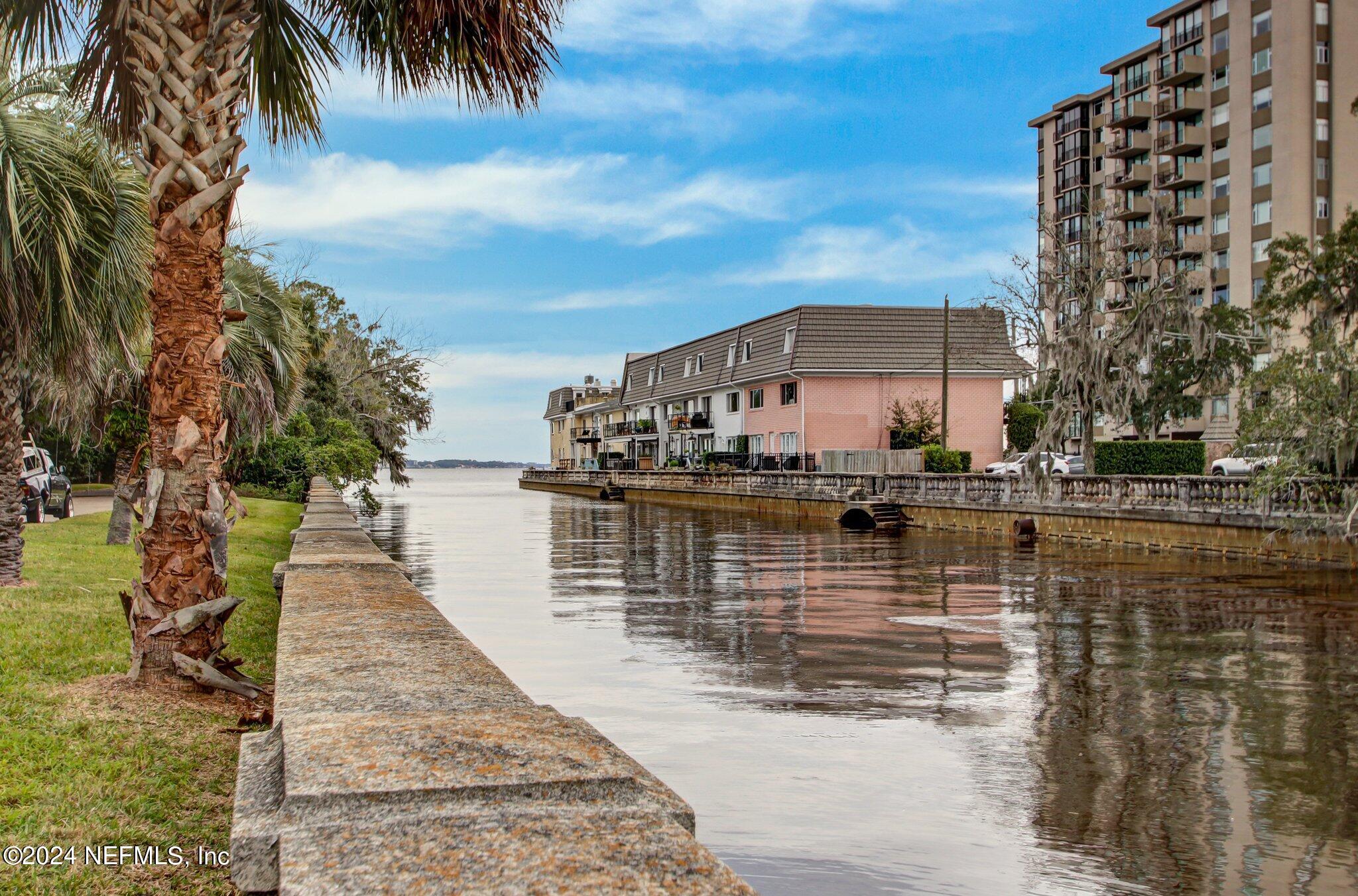 2912 ST JOHNS Avenue, 24