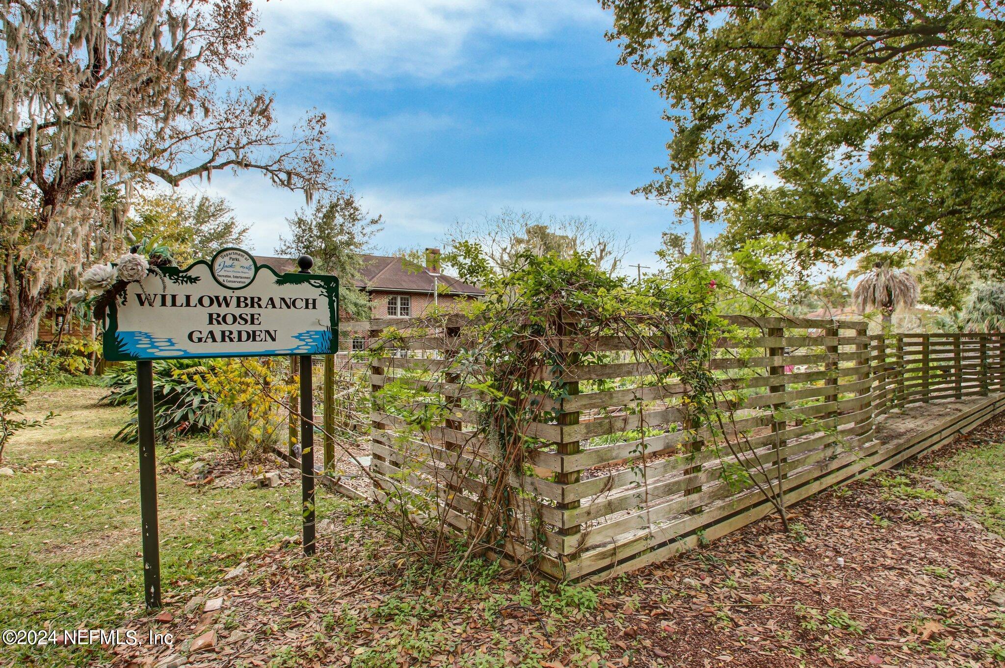 2912 ST JOHNS Avenue, 24