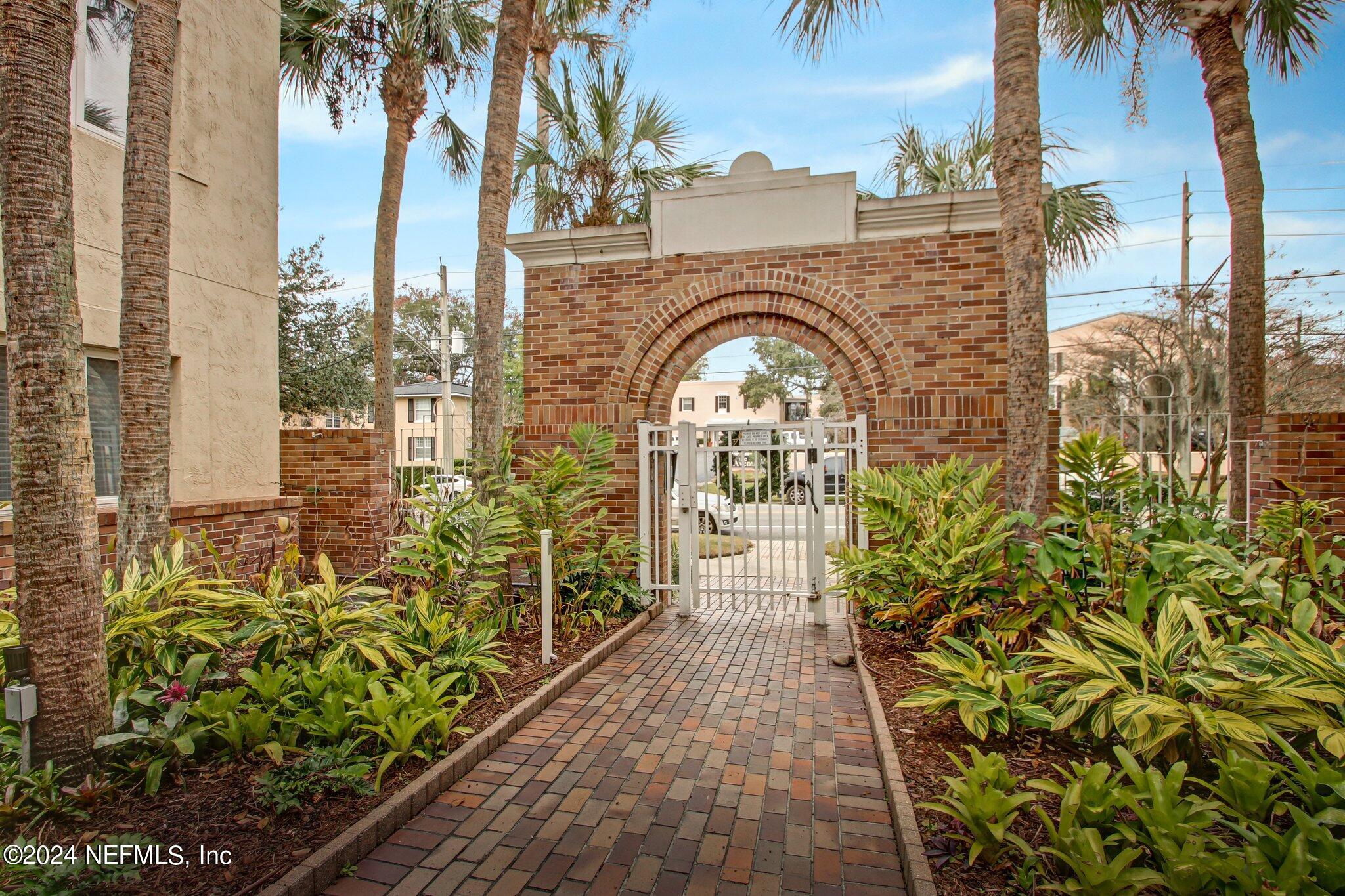 2912 ST JOHNS Avenue, 24