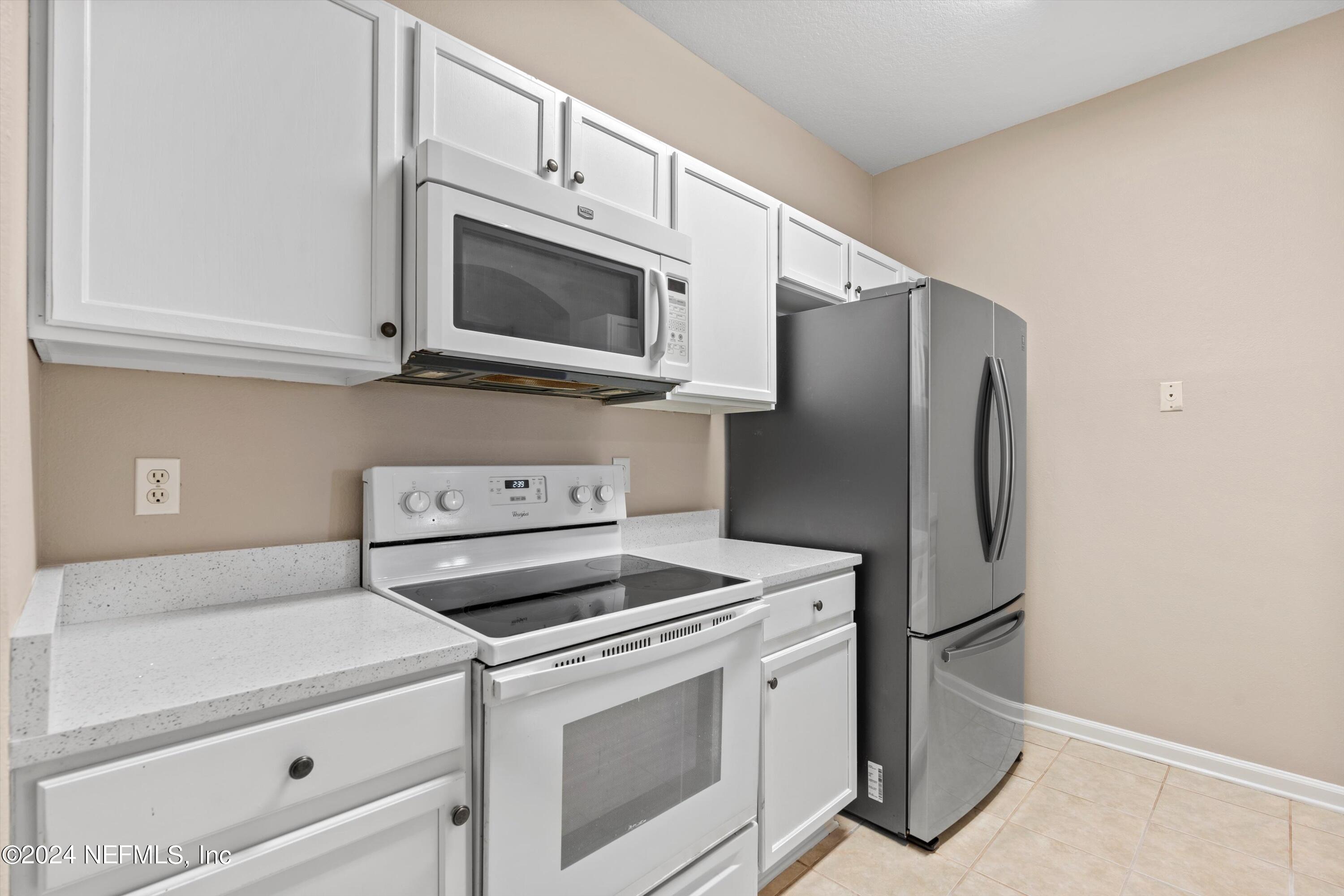 7990 BAYMEADOWS Road, 206