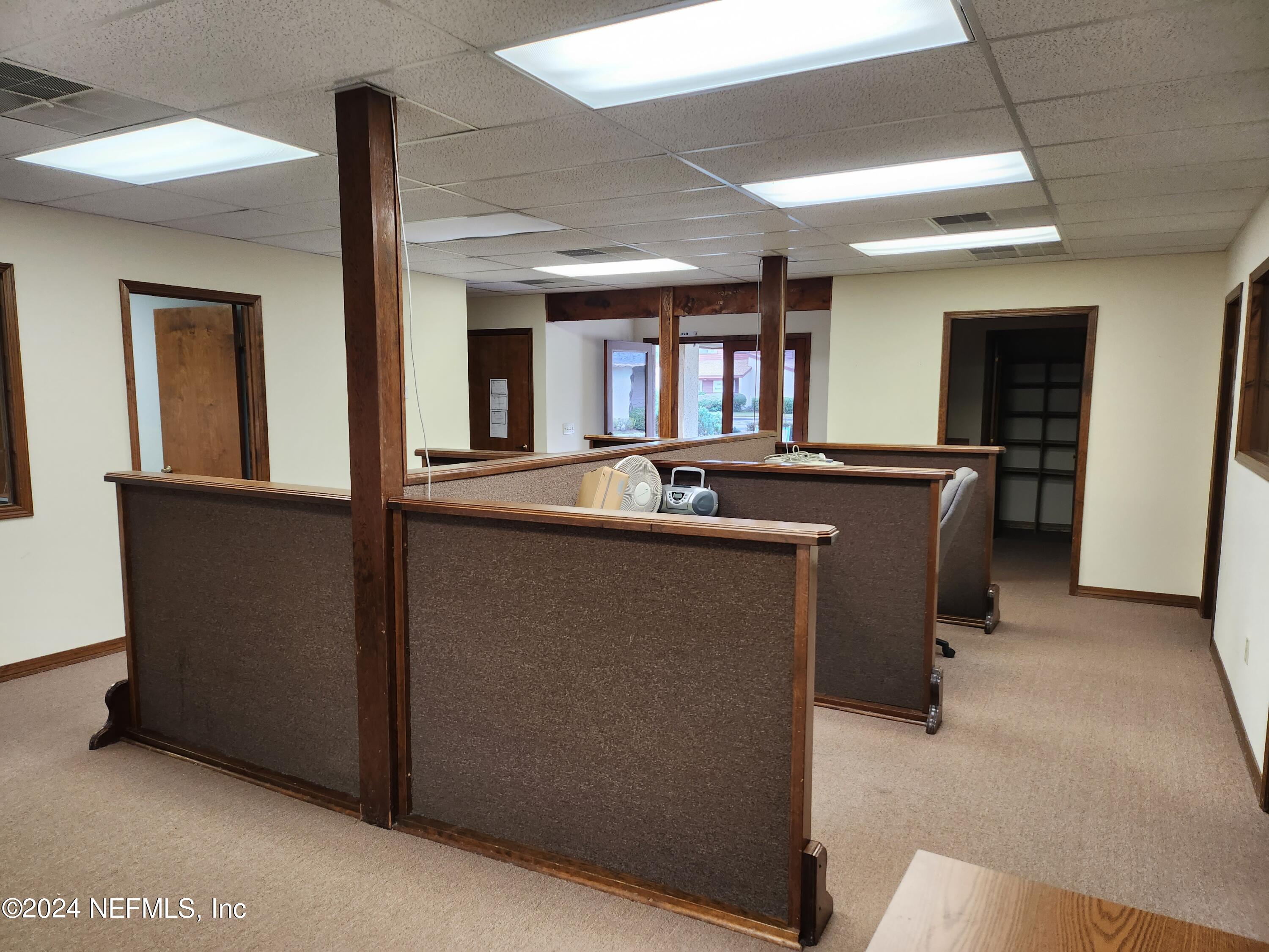 1543 KINGSLEY Avenue, 11