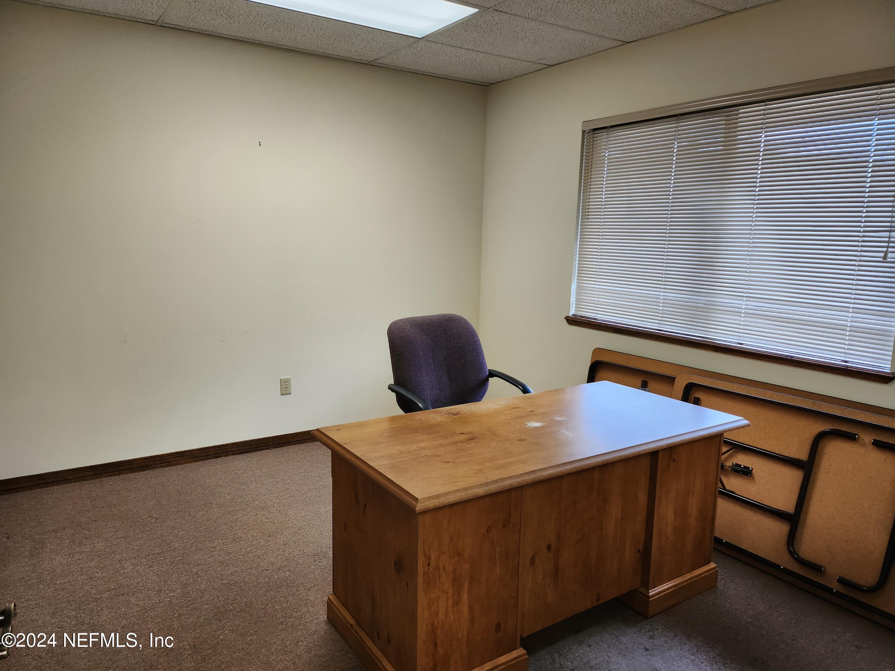 1543 KINGSLEY Avenue, 11