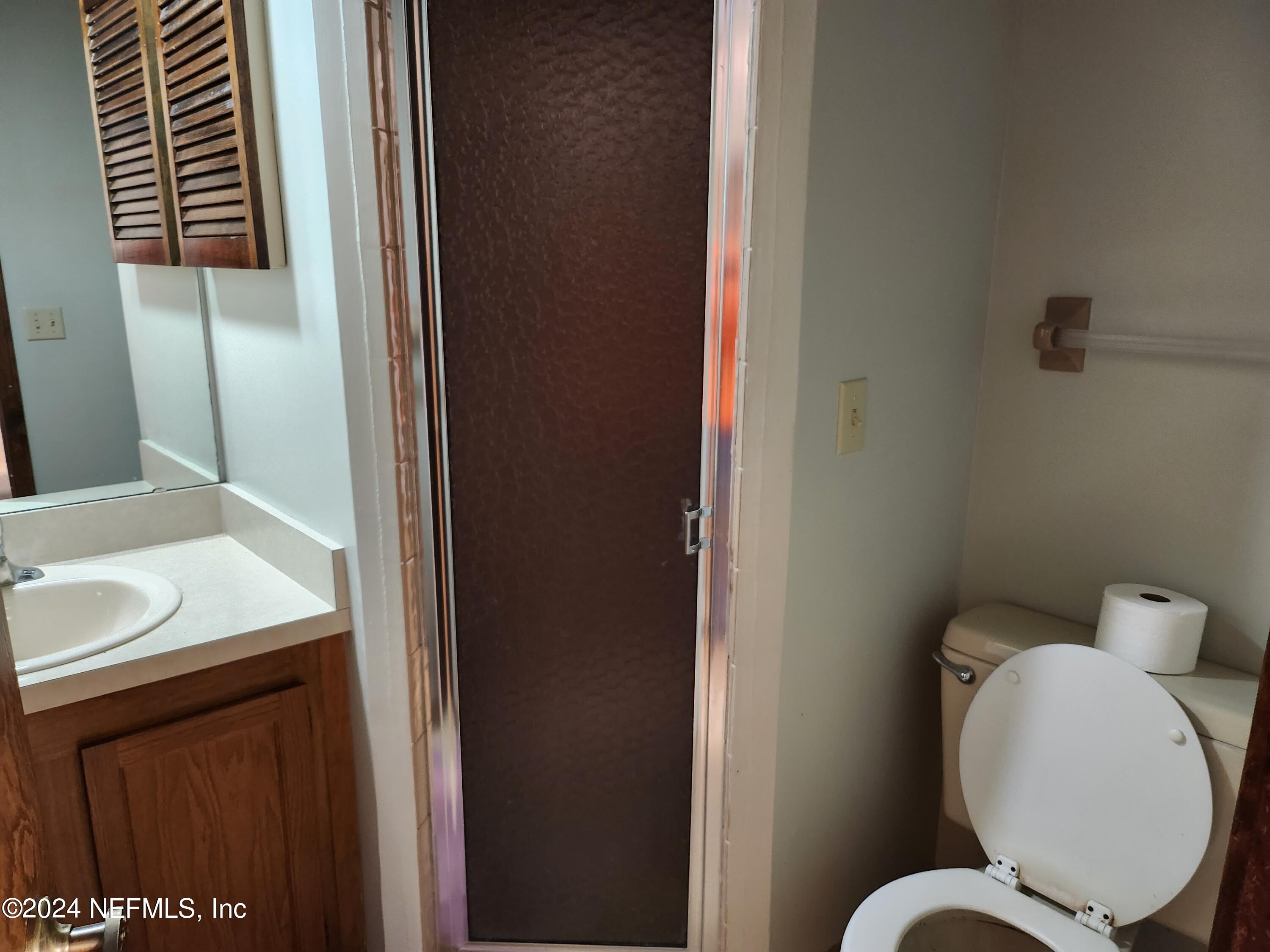 1543 KINGSLEY Avenue, 11