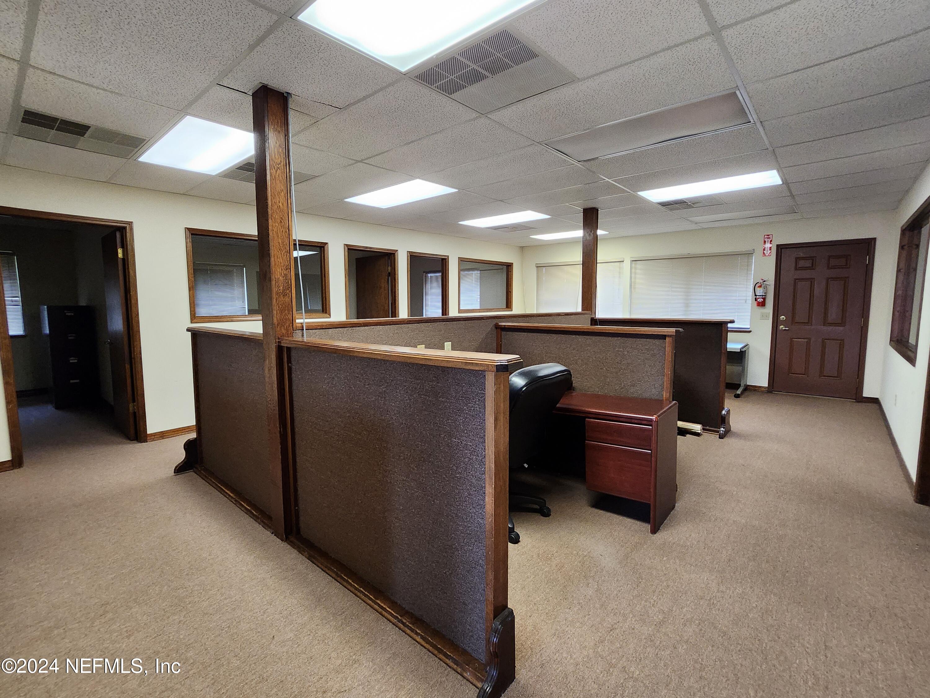 1543 KINGSLEY Avenue, 11