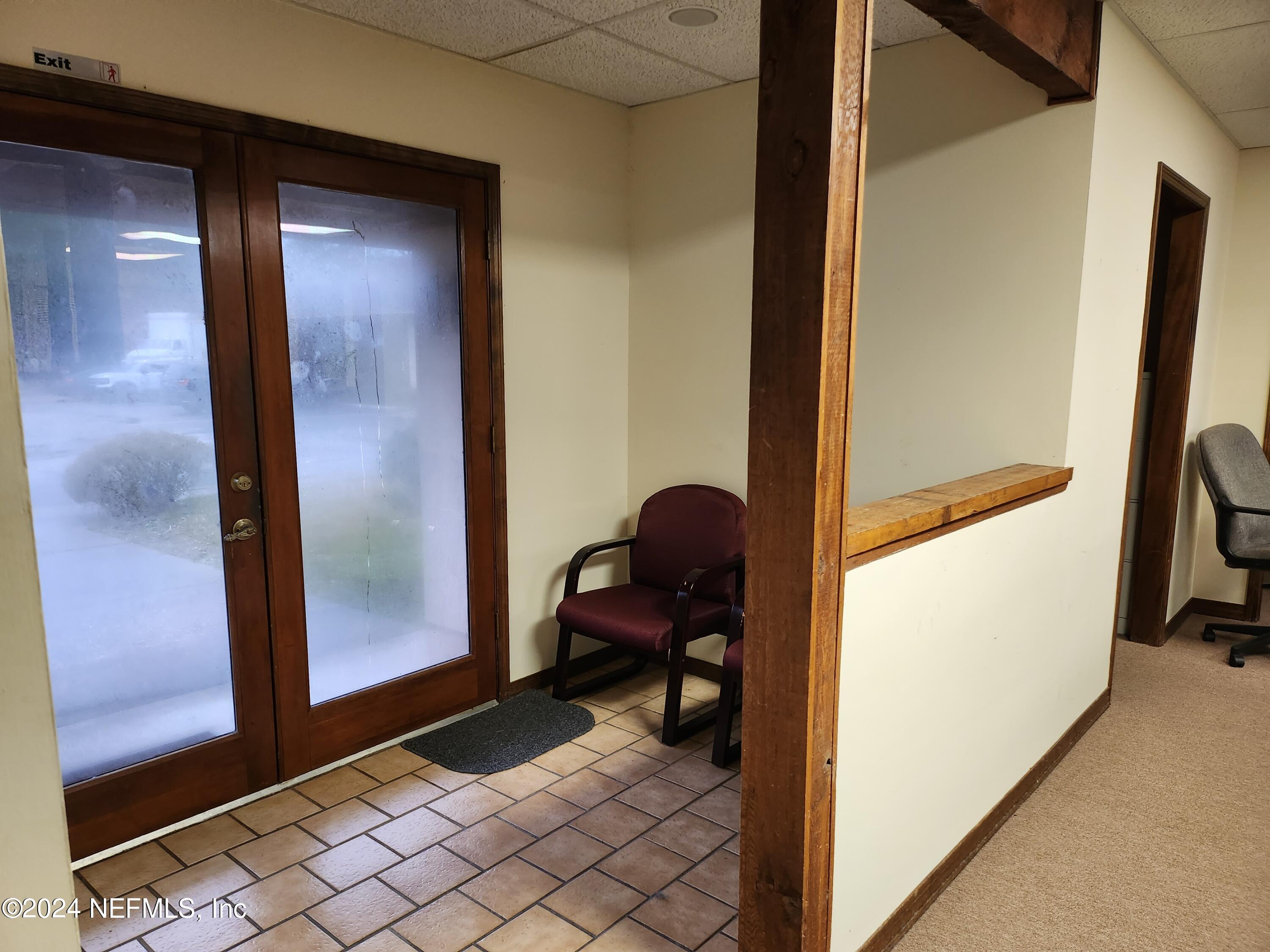 1543 KINGSLEY Avenue, 11