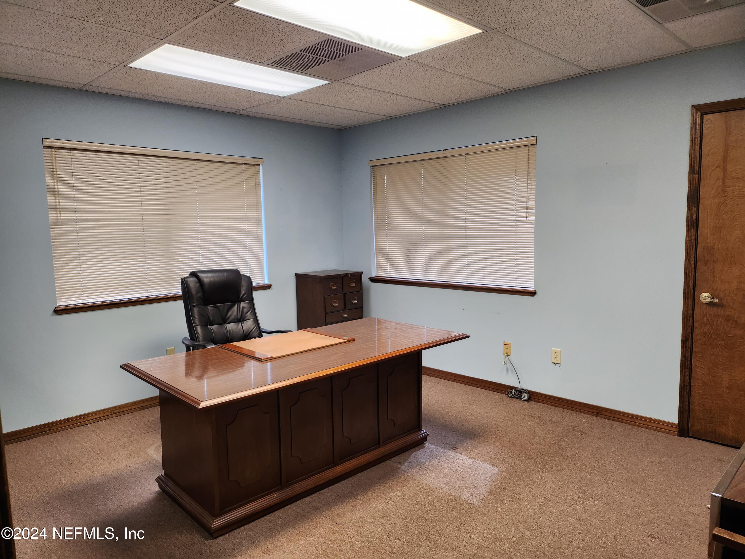 1543 KINGSLEY Avenue, 11