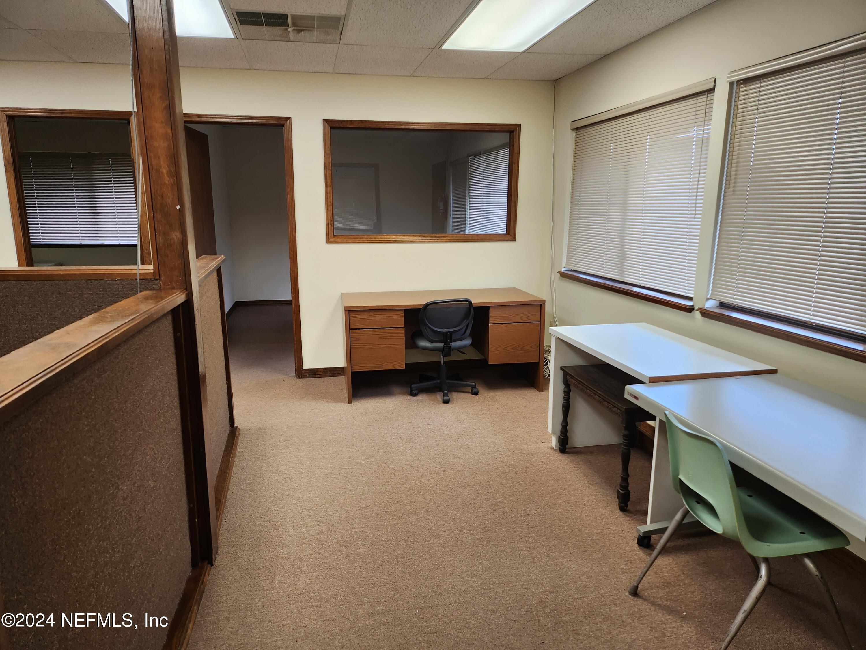 1543 KINGSLEY Avenue, 11