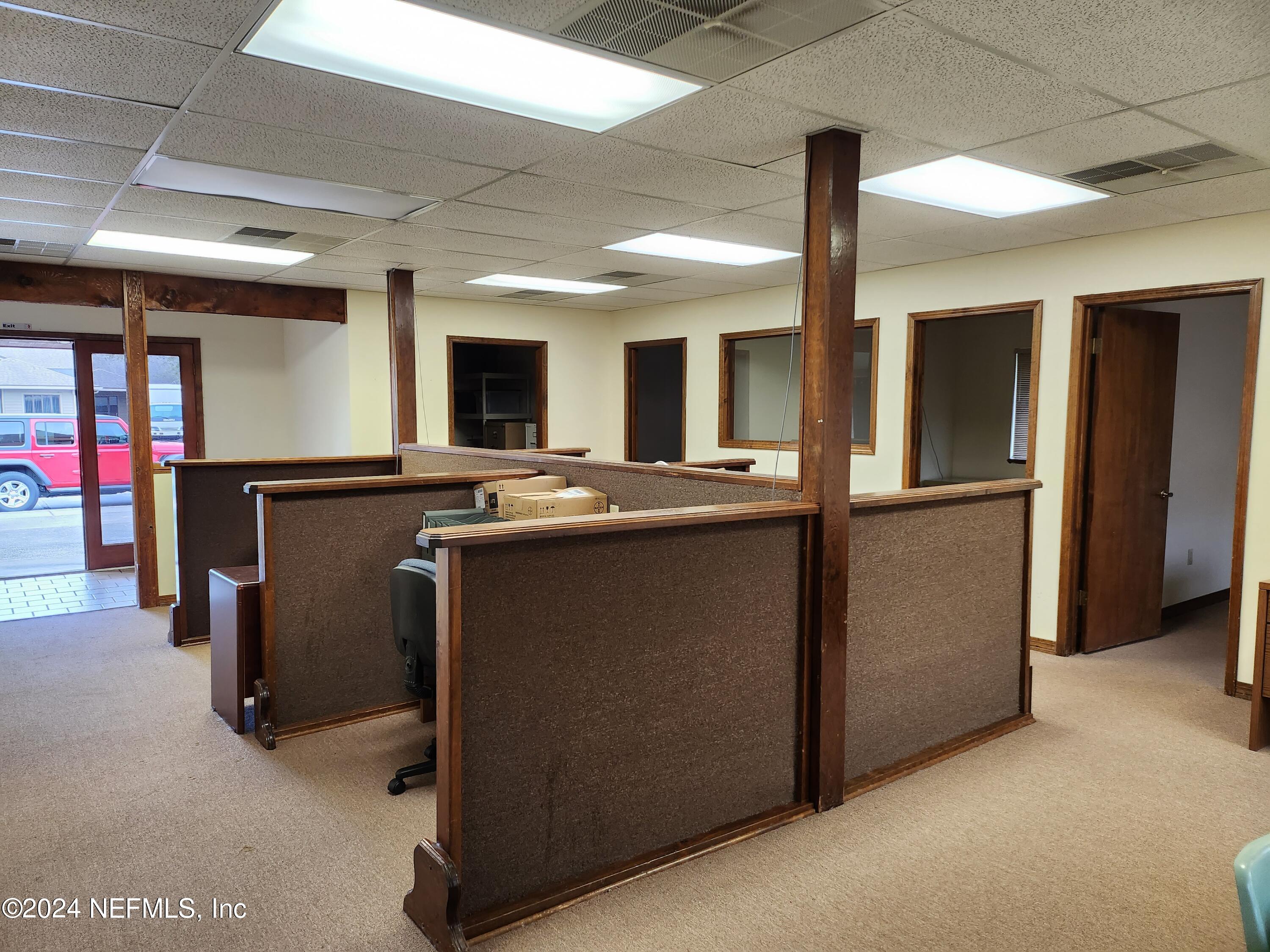 1543 KINGSLEY Avenue, 11