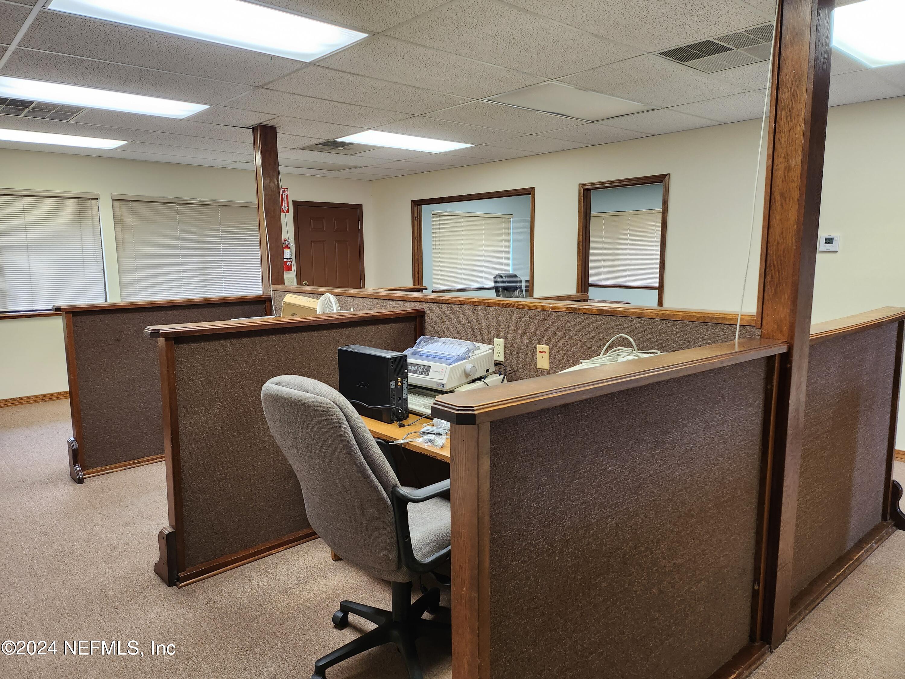 1543 KINGSLEY Avenue, 11