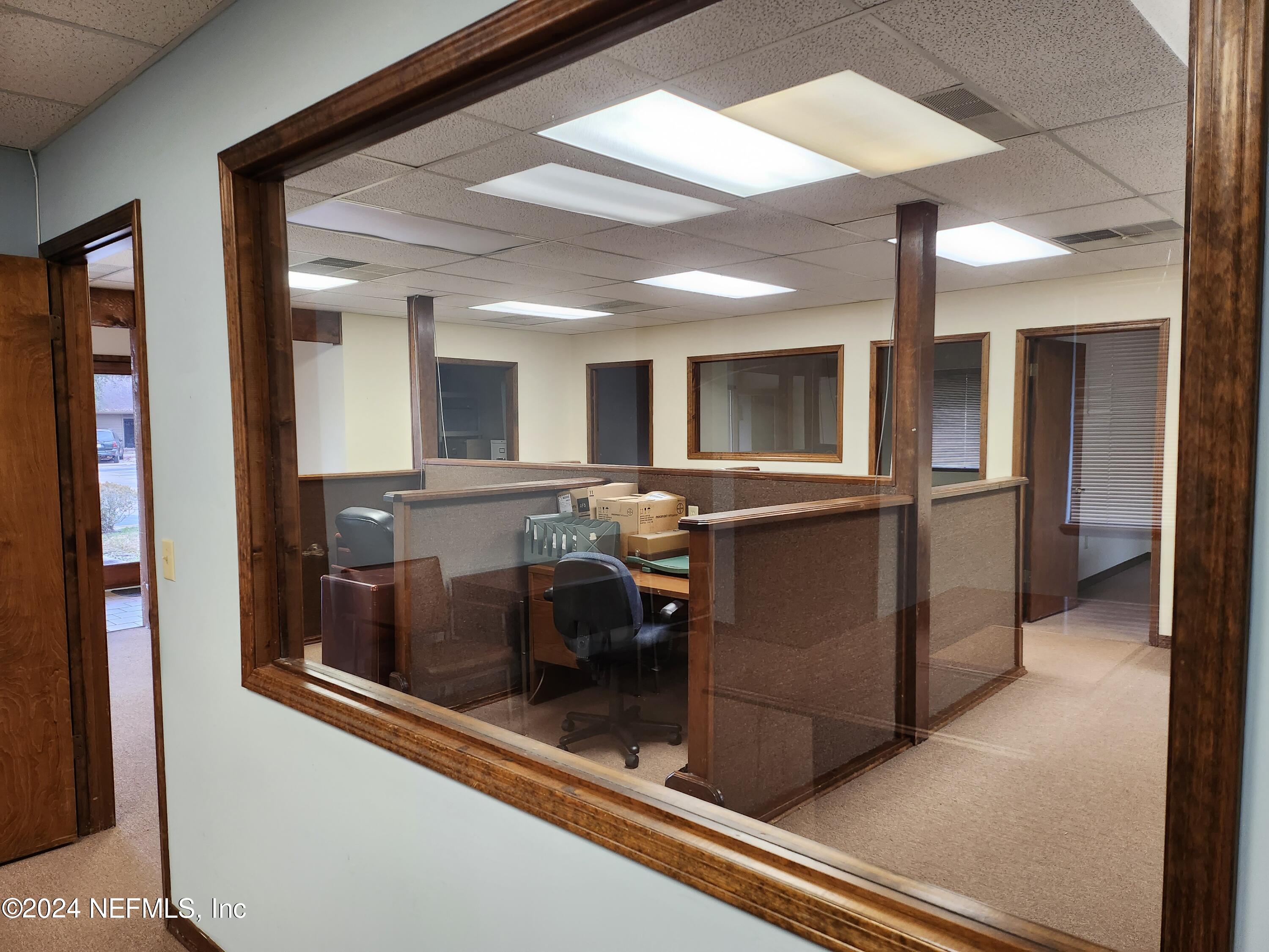 1543 KINGSLEY Avenue, 11