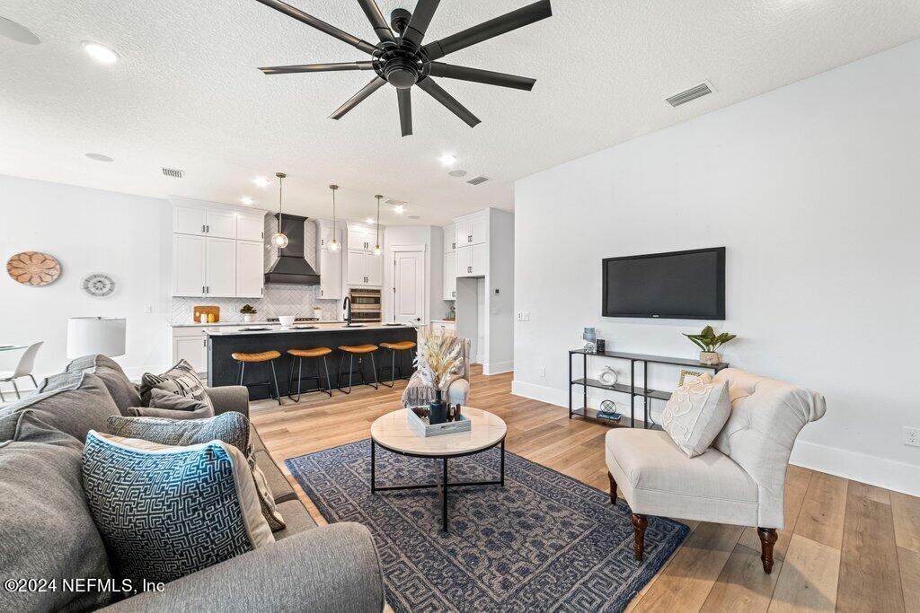 320 SETTLERS LANDING Drive