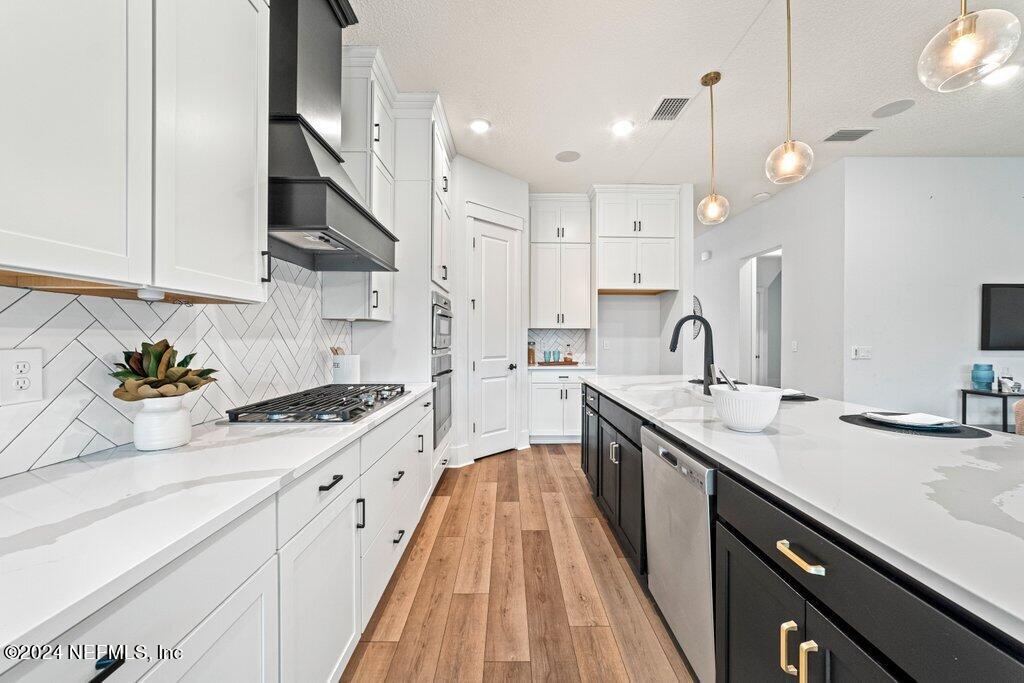 320 SETTLERS LANDING Drive