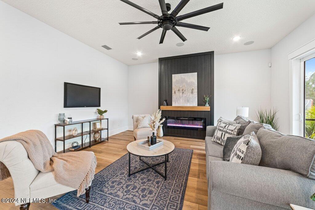 320 SETTLERS LANDING Drive