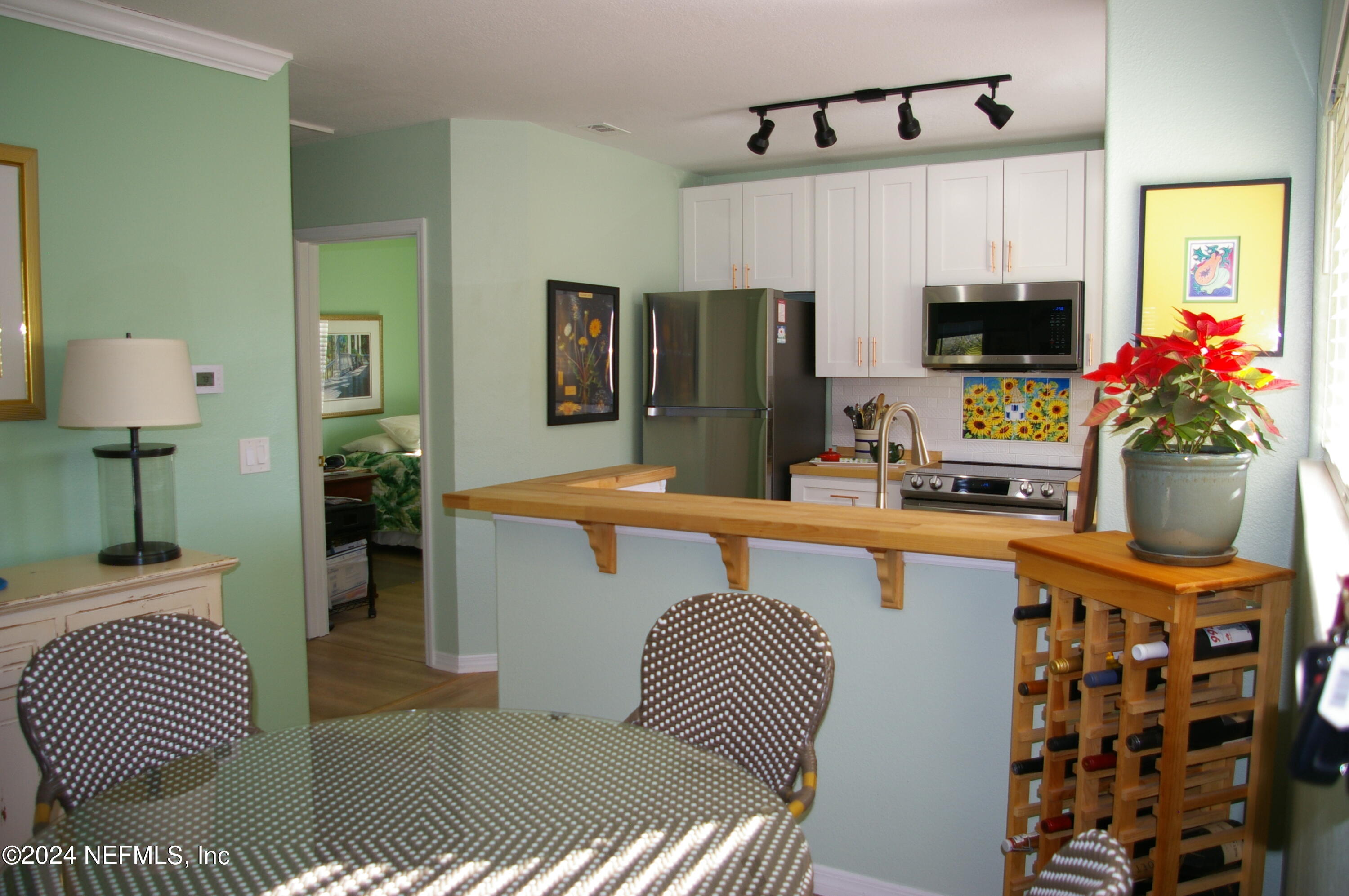 1800 THE GREENS Way, 308