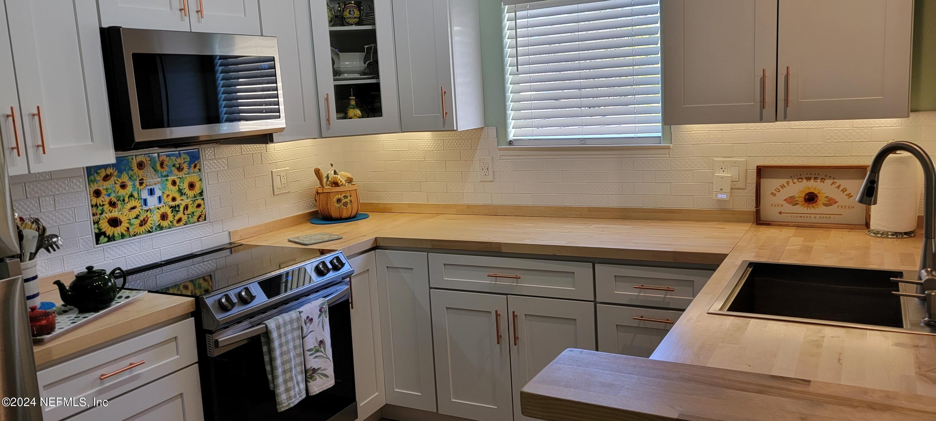 1800 THE GREENS Way, 308