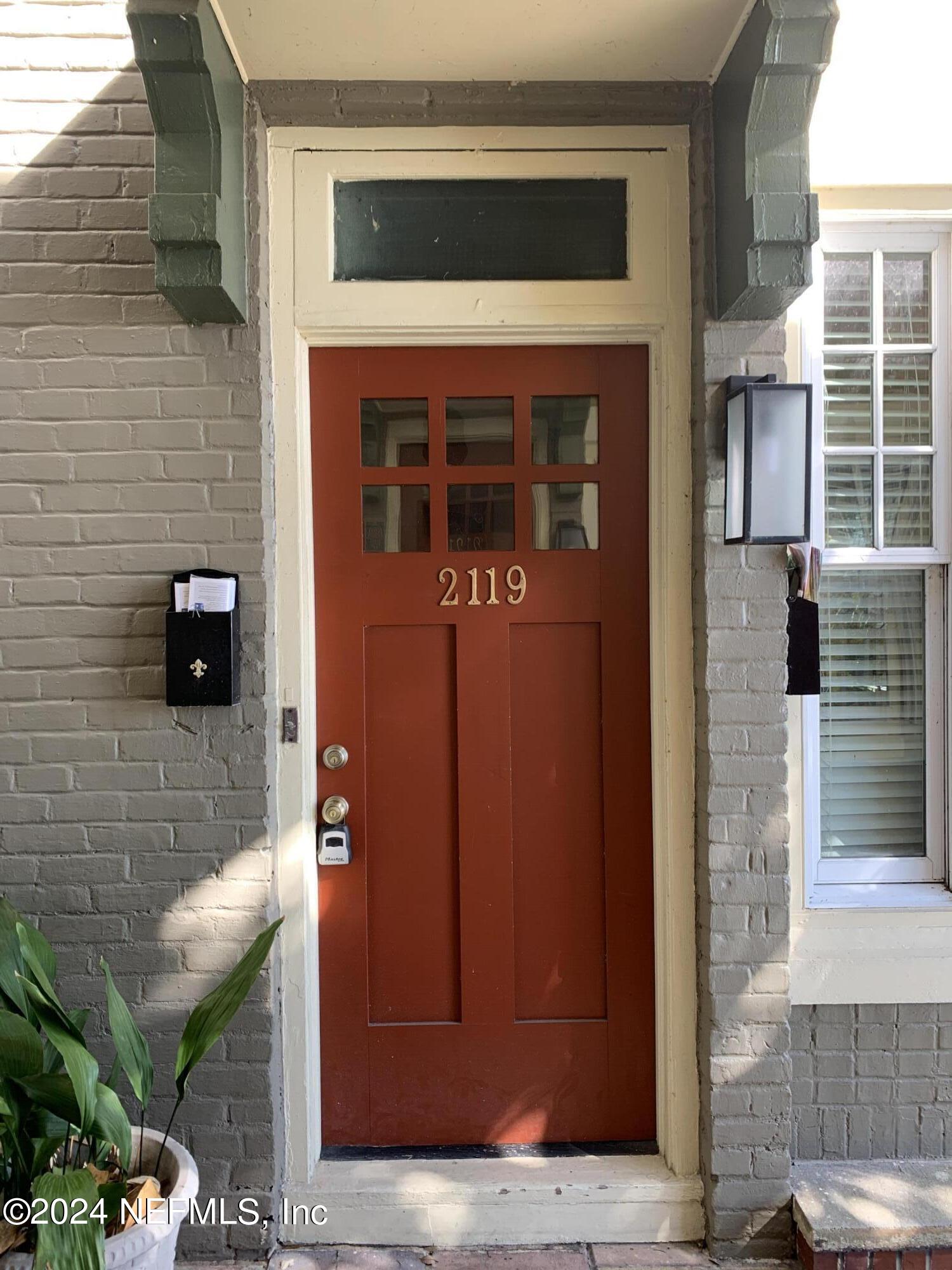 2119 RIVER Boulevard