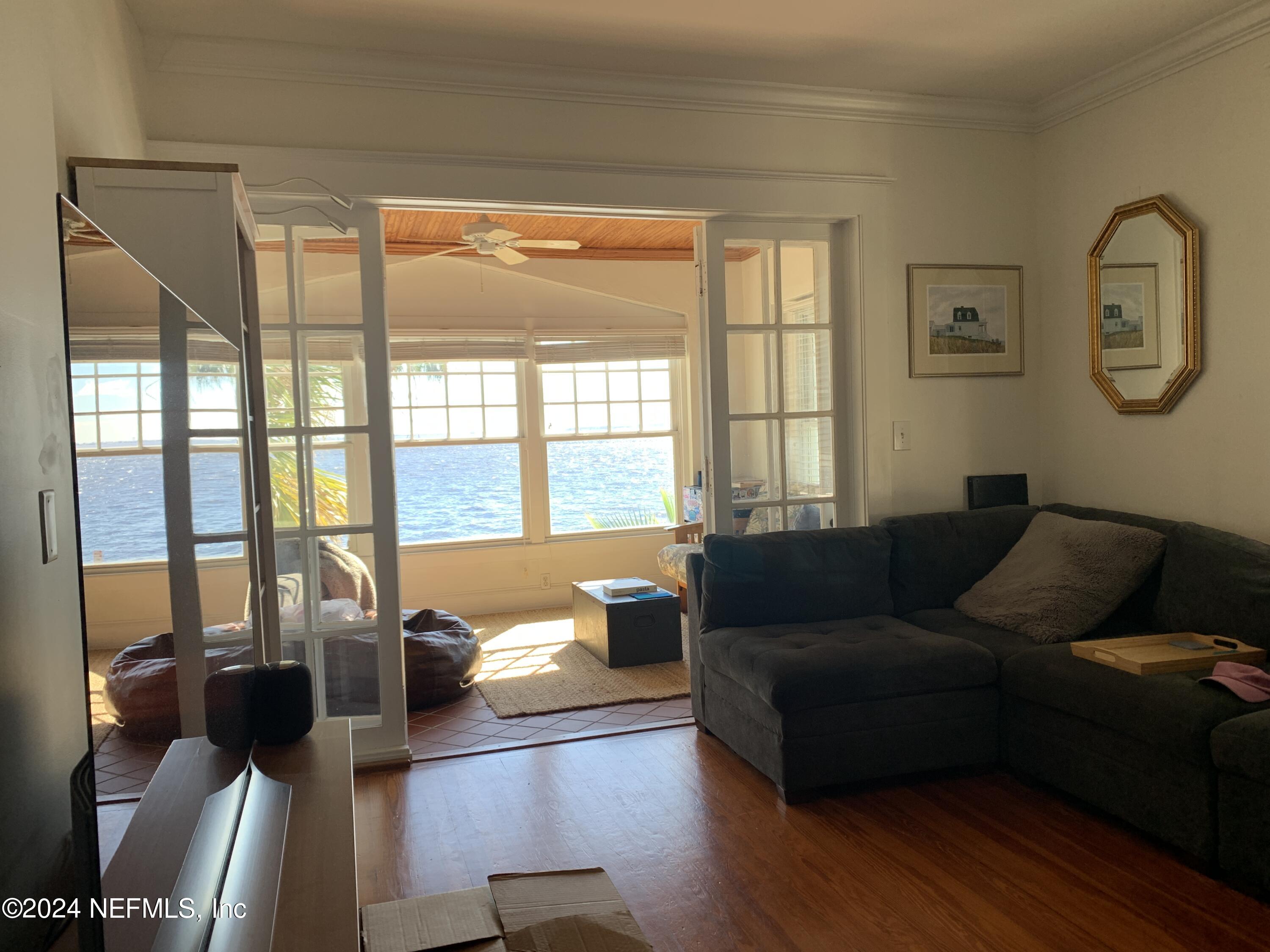 2121 RIVER Boulevard