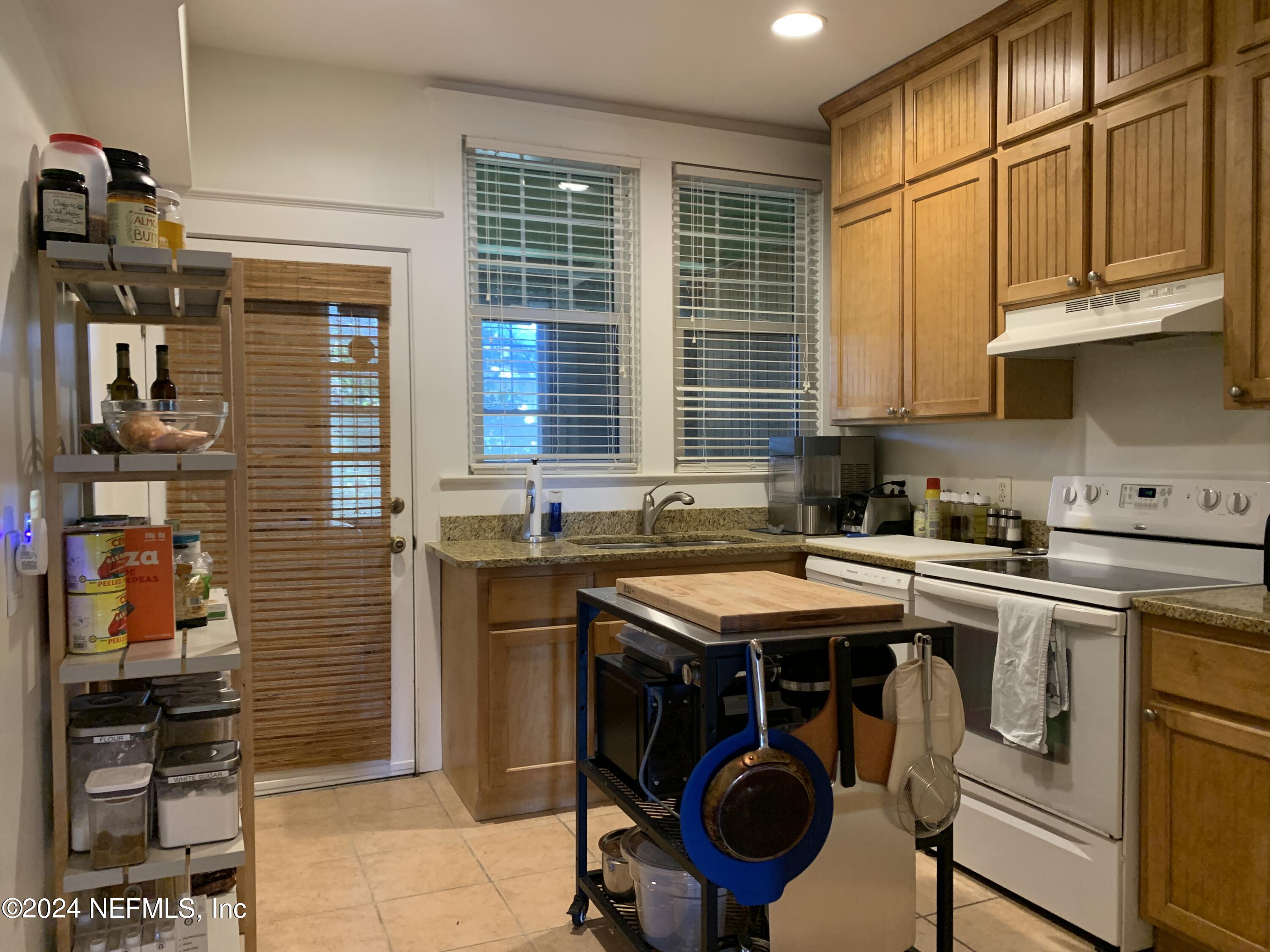 2121 RIVER Boulevard