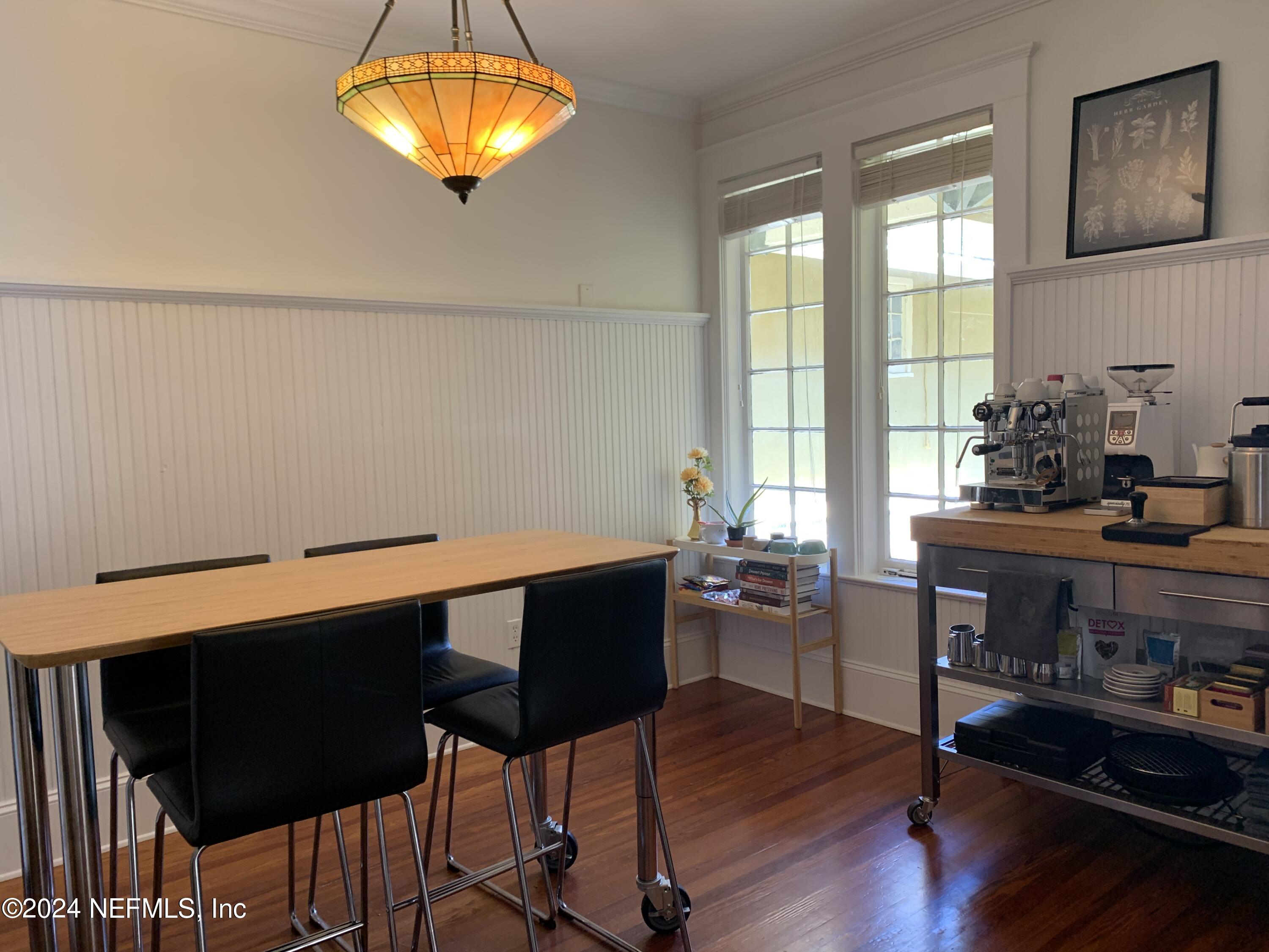 2121 RIVER Boulevard