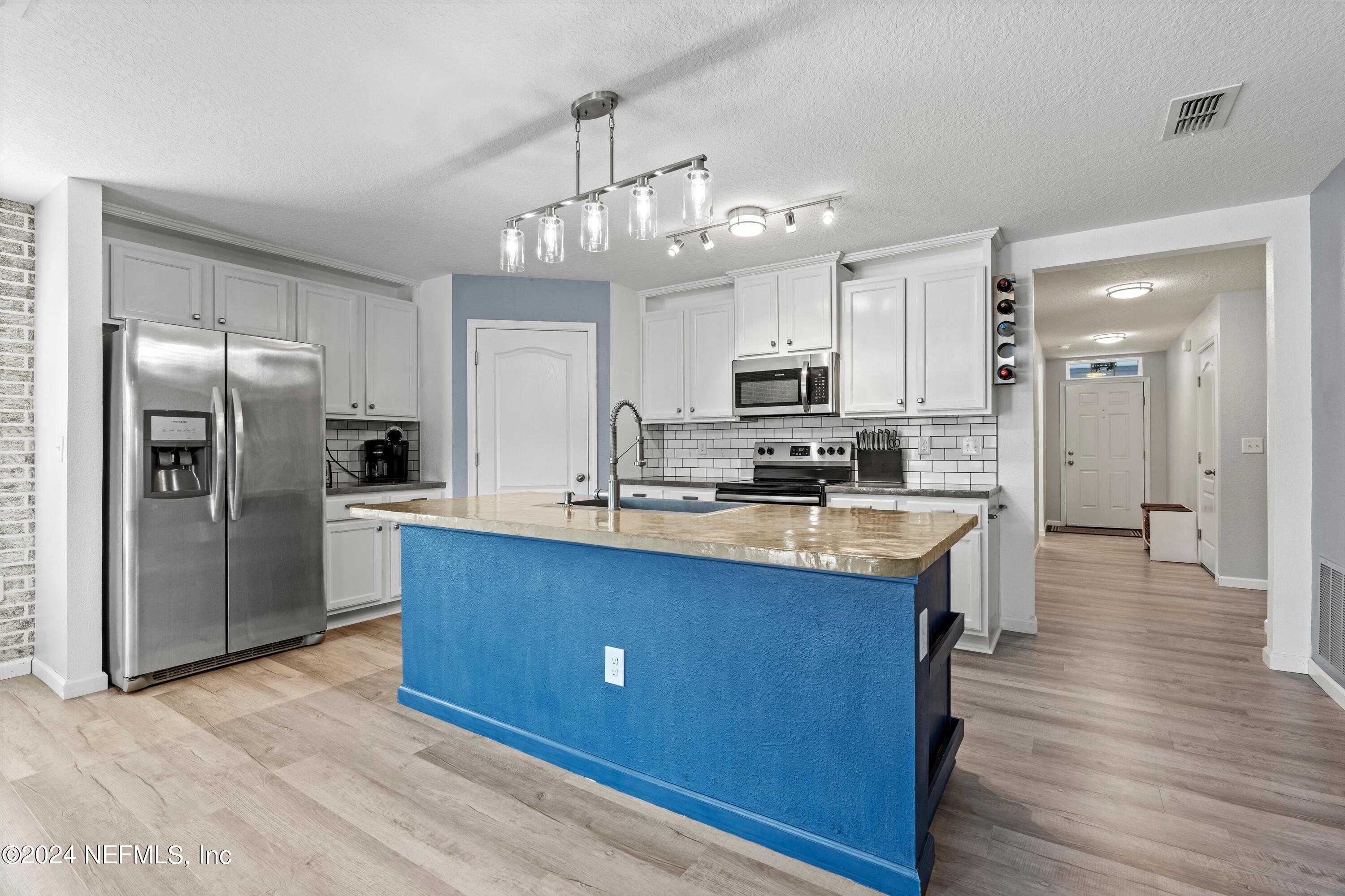 2130 PEBBLE POINT Drive