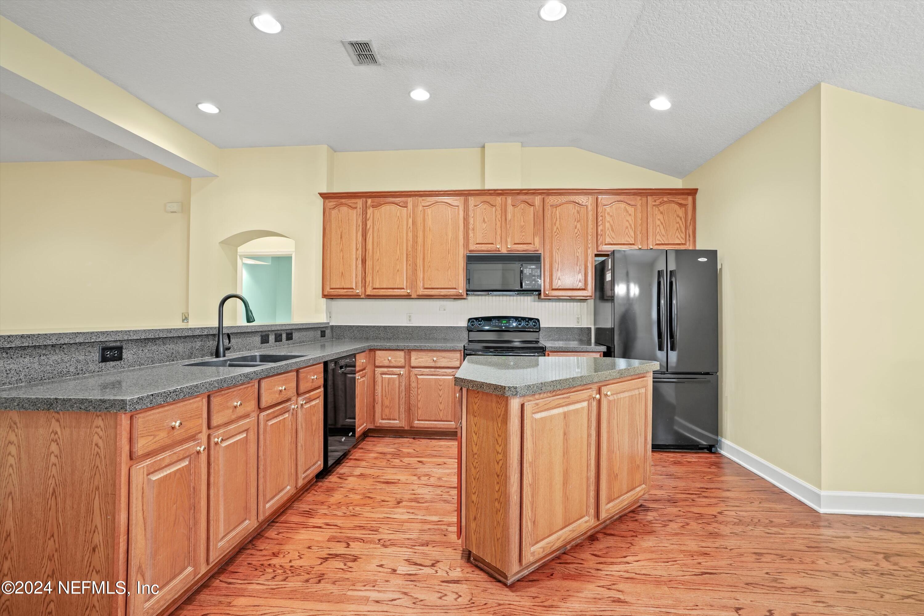 526 BERKSHIRE Court