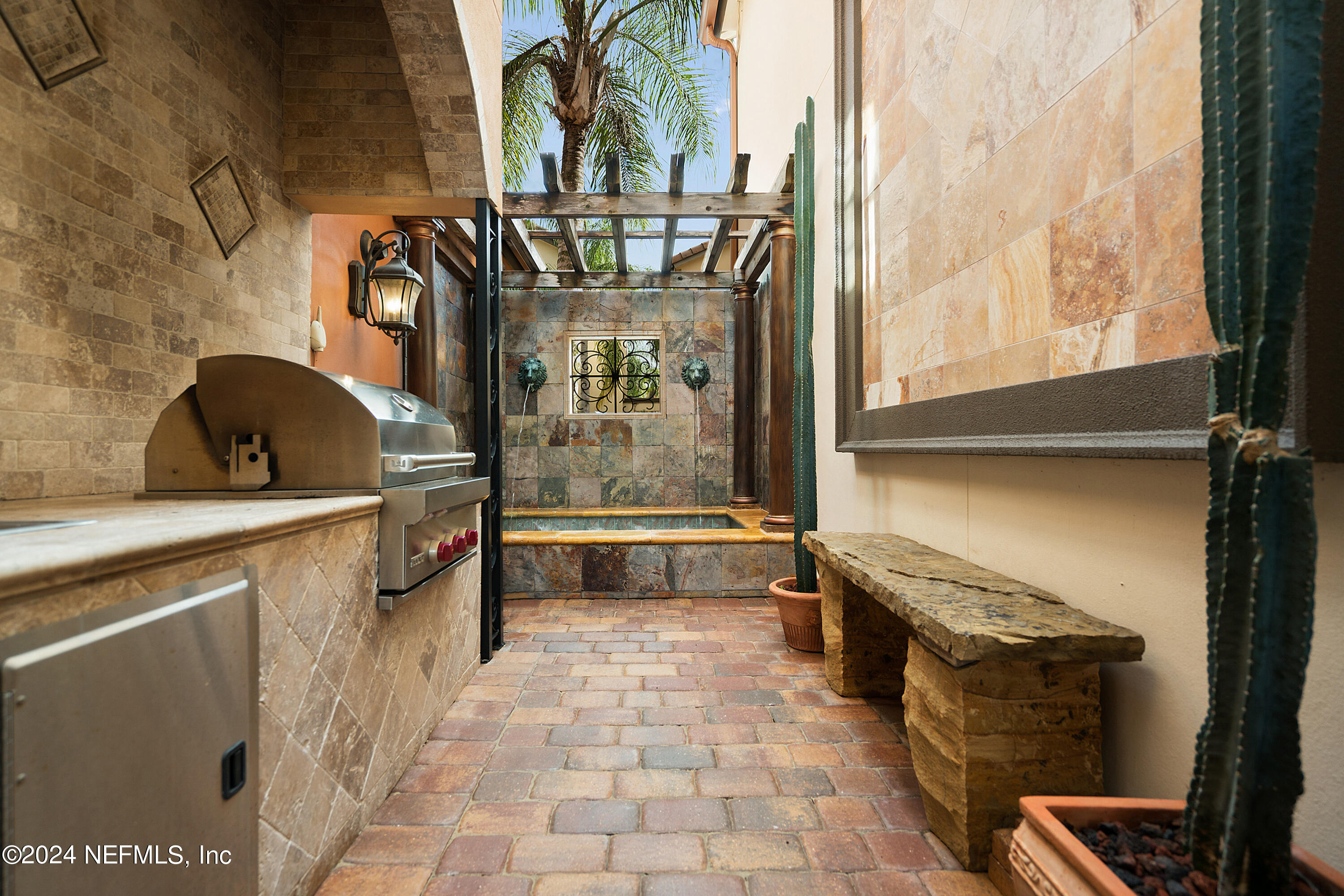 8849 LA TERRAZZA Place