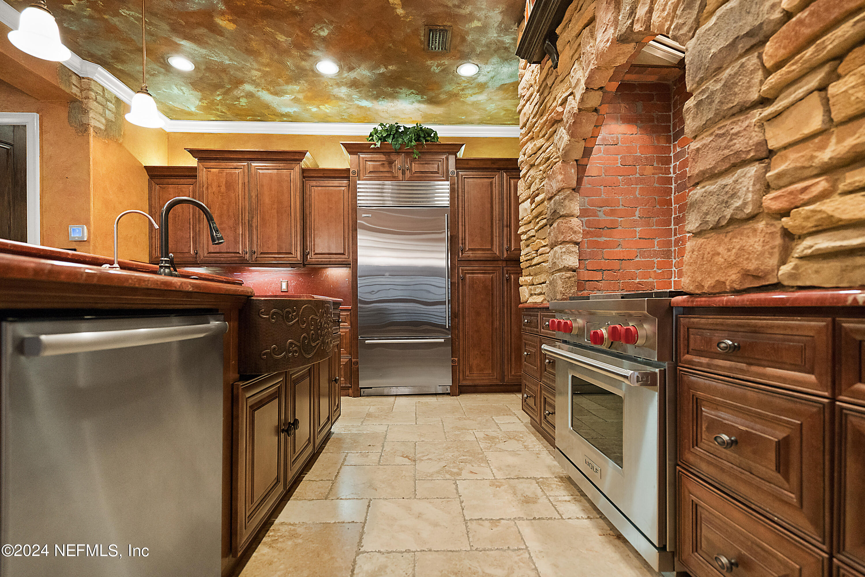 8849 LA TERRAZZA Place