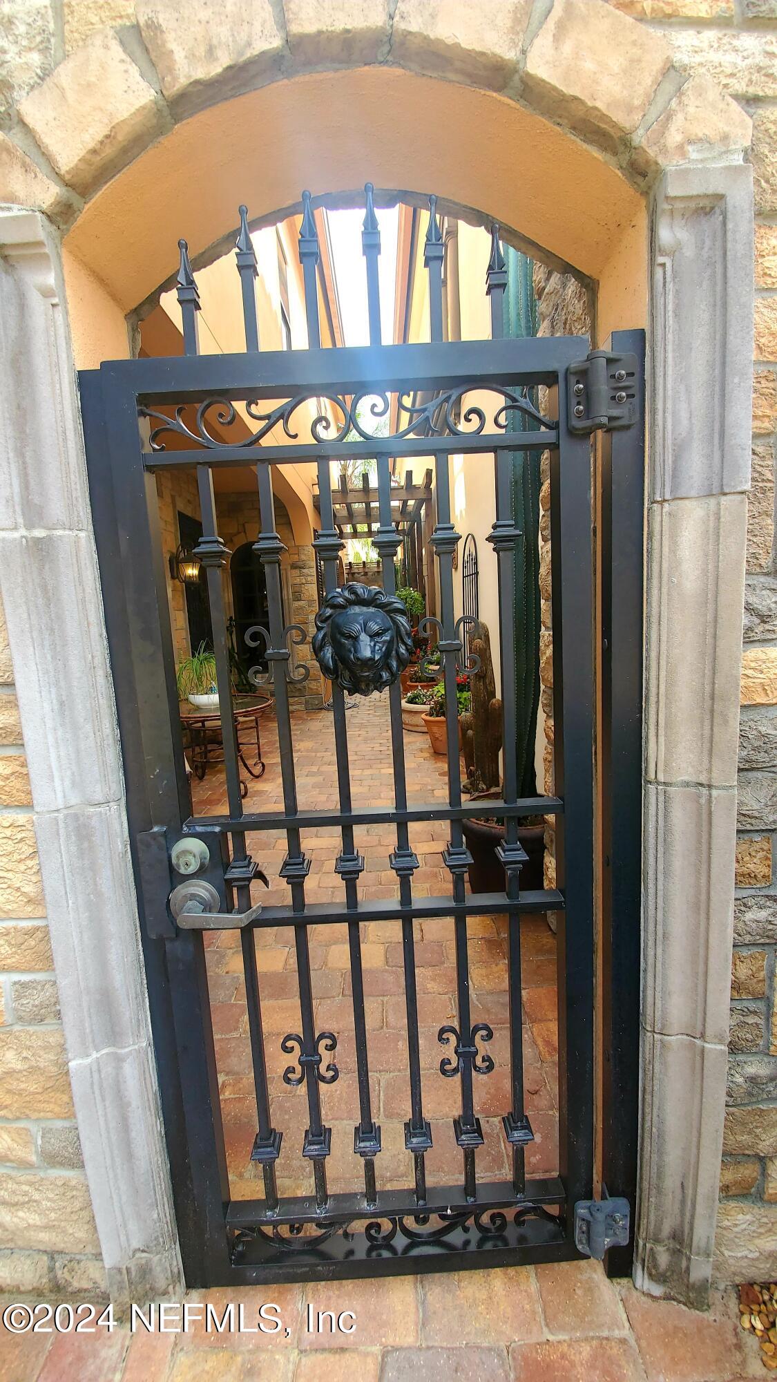 8849 LA TERRAZZA Place