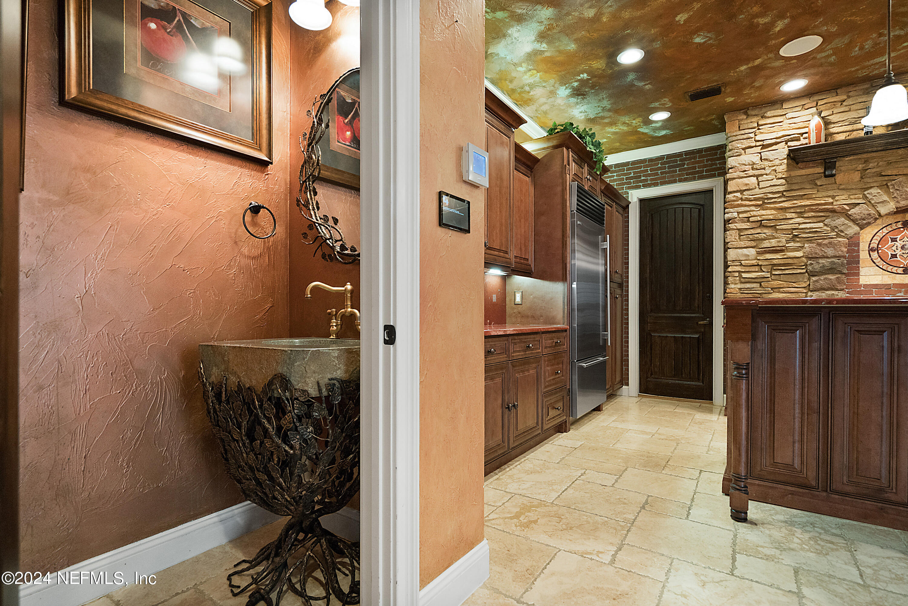 8849 LA TERRAZZA Place