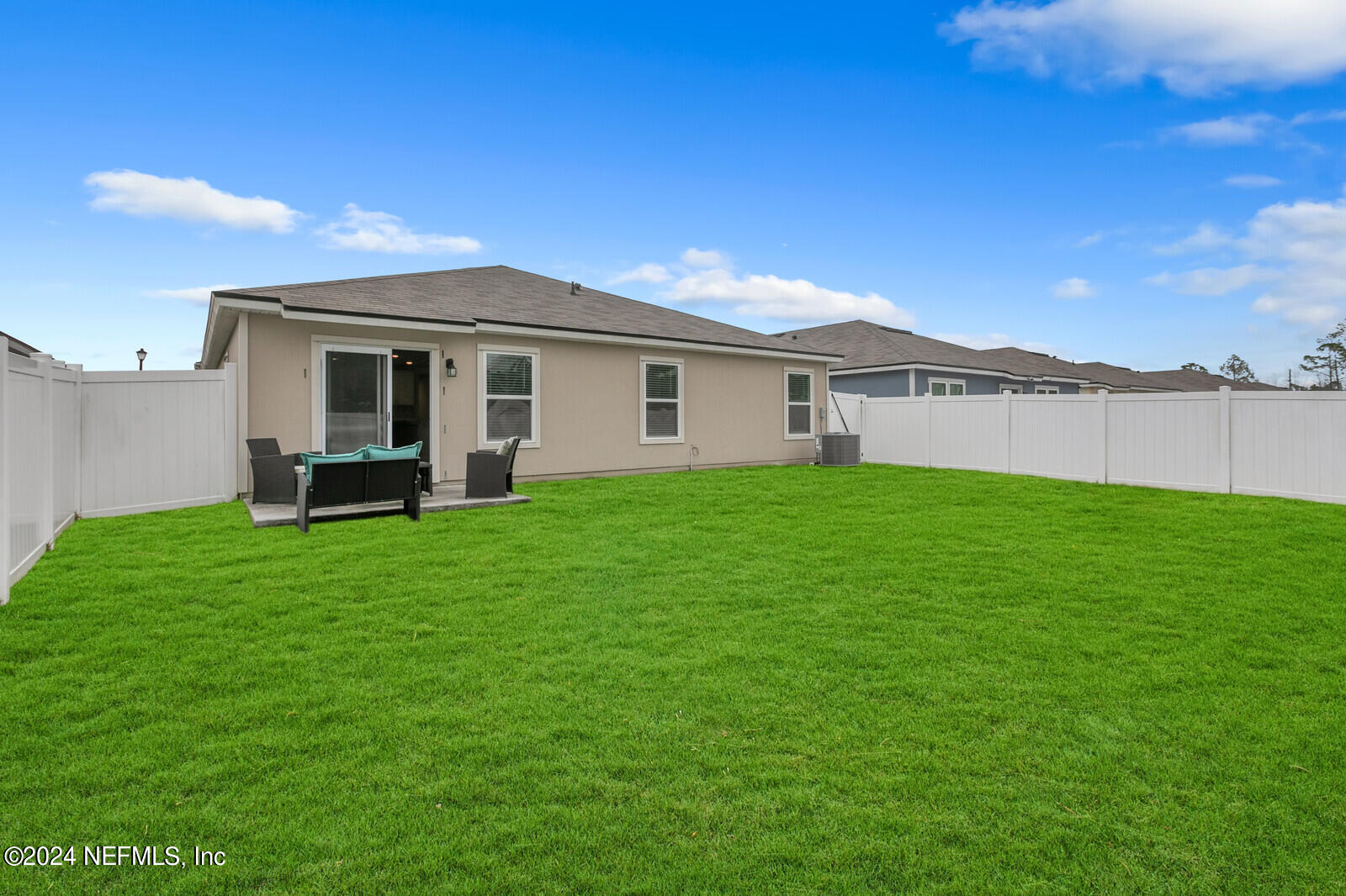 2464 BEACHVIEW Drive