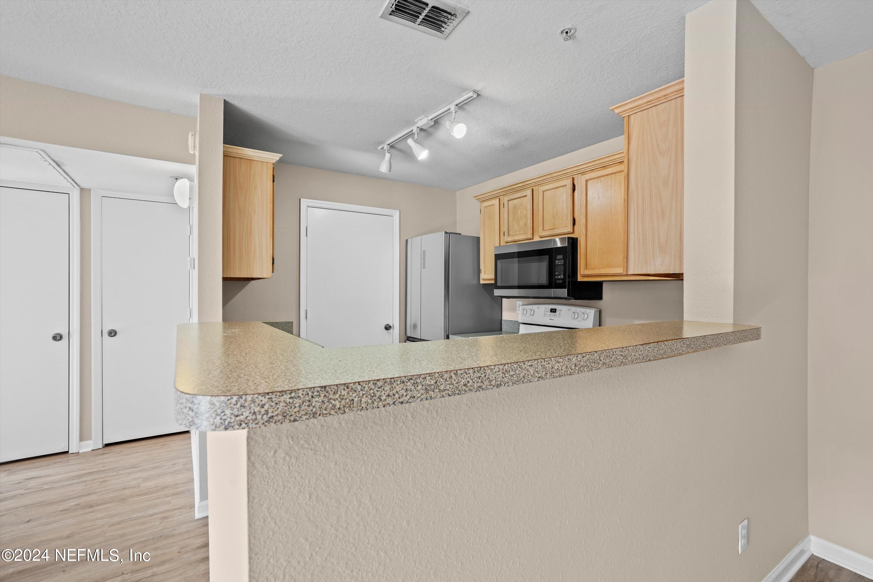 7701 TIMBERLIN PARK Boulevard, 927
