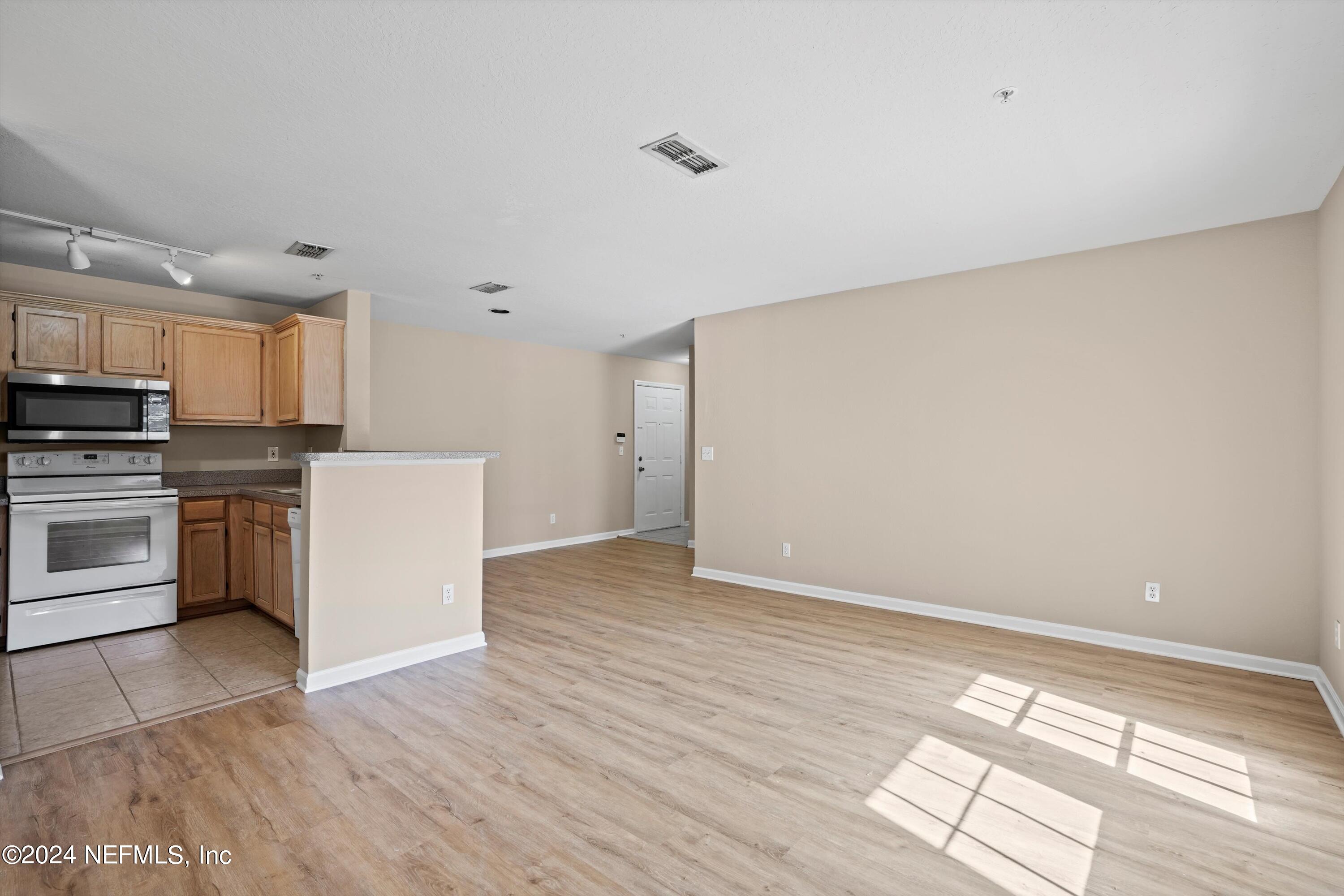 7701 TIMBERLIN PARK Boulevard, 927