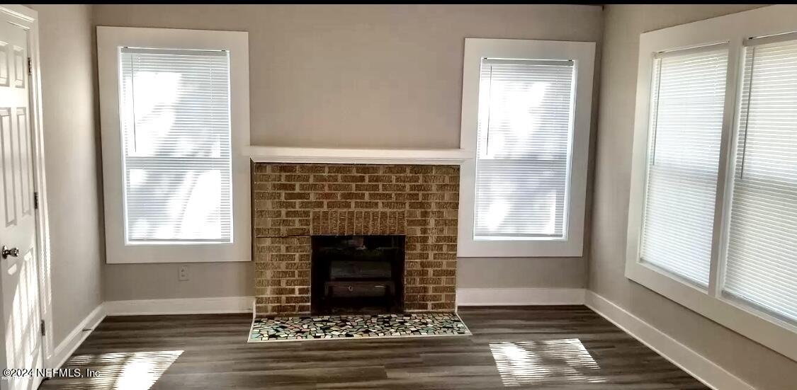 1204 W 10TH Street W