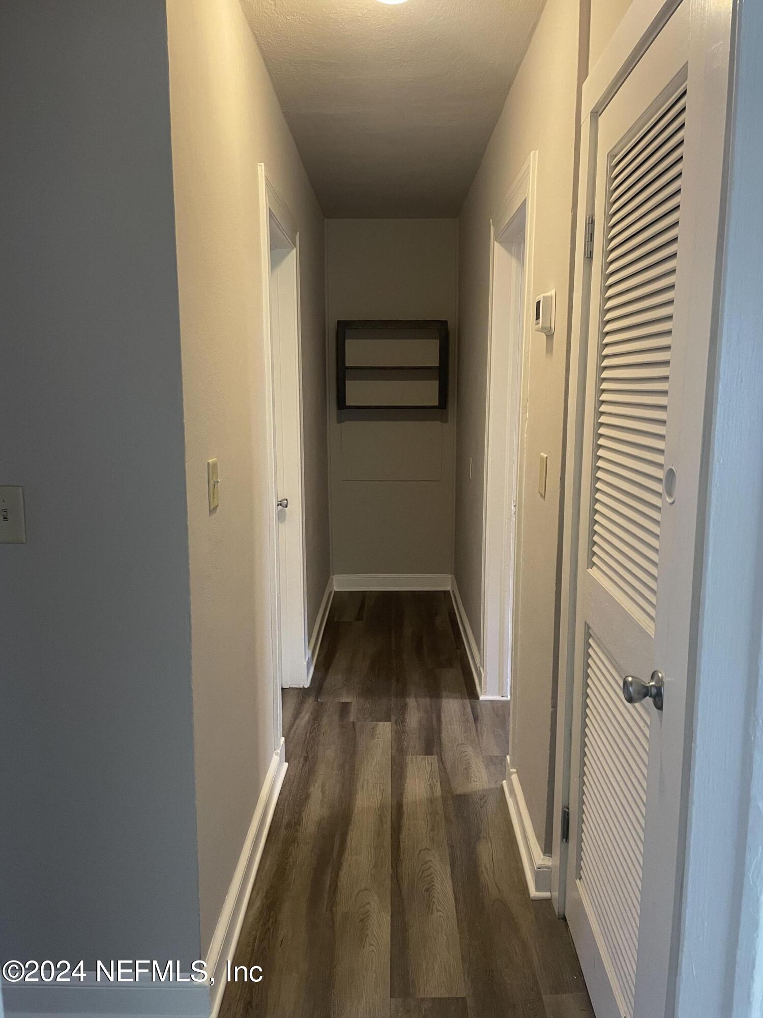 1204 W 10TH Street W