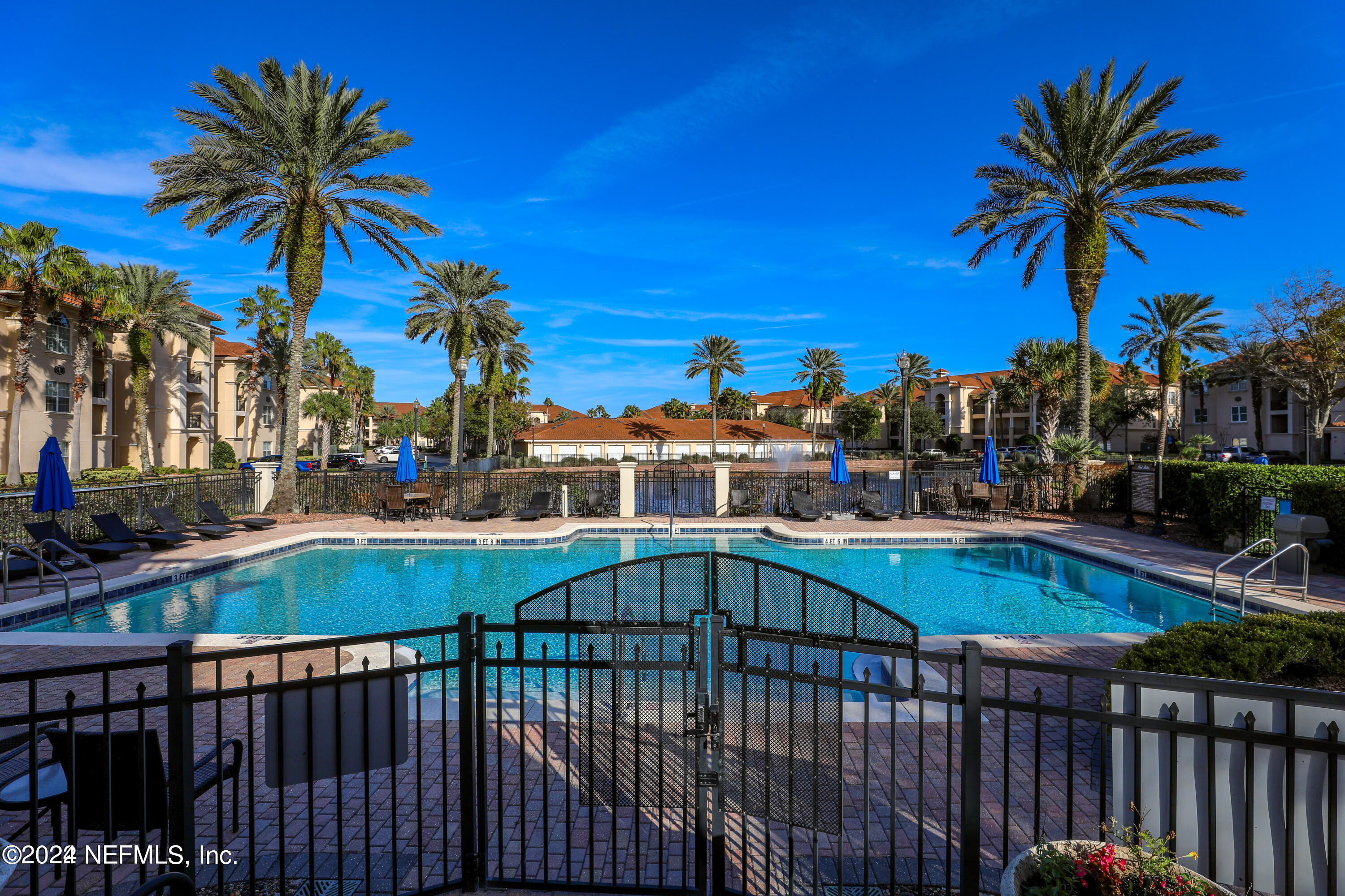 13846 ATLANTIC Boulevard, 201